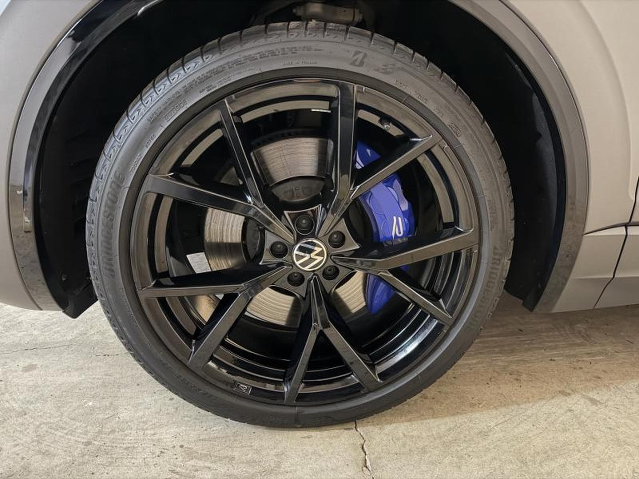 VW Touareg R 3.0 V6 PHEV 462 *UPE121 (2024) - Photo 4