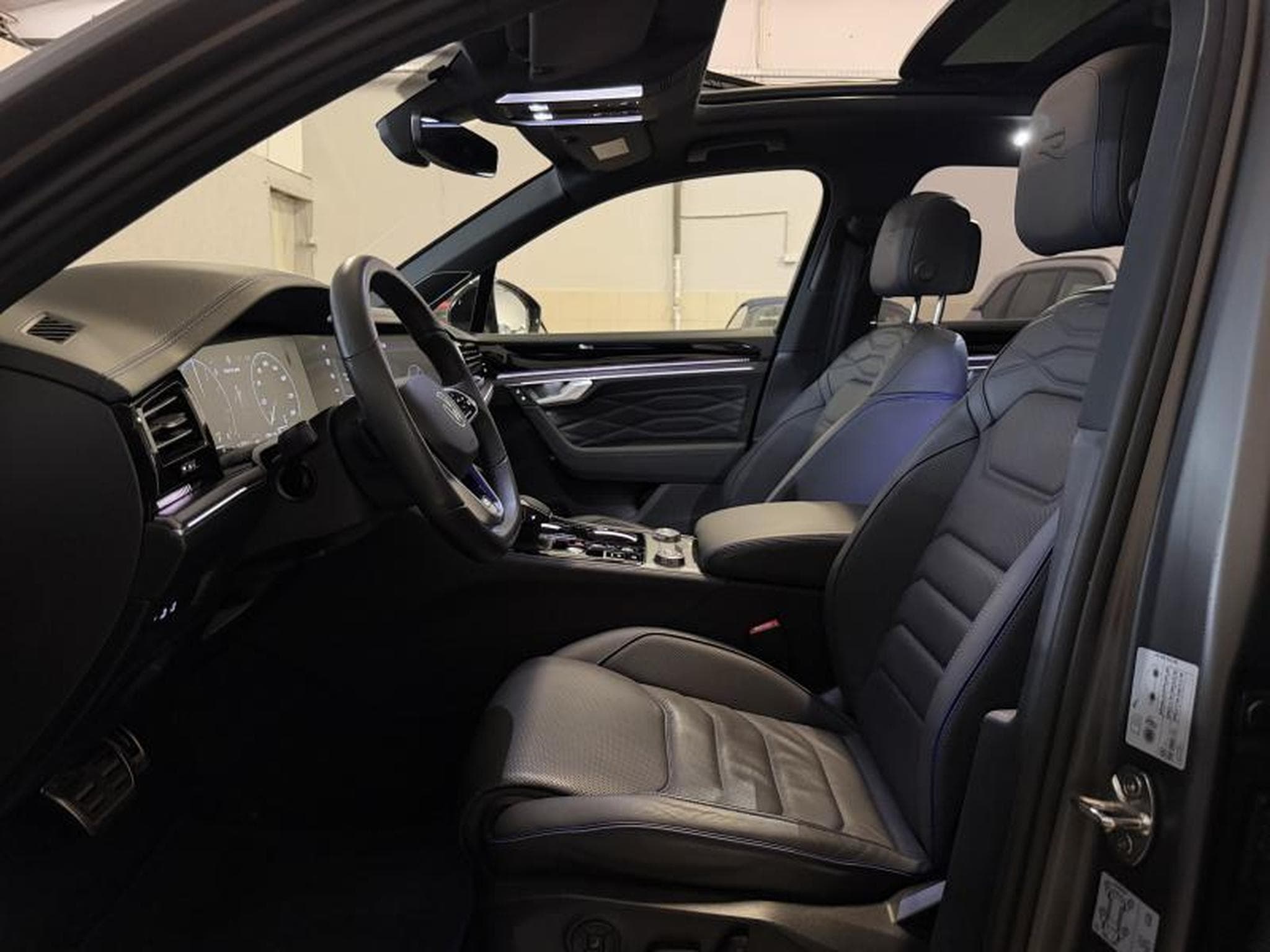 VW Touareg R 3.0 V6 PHEV 462 *UPE121 (2024) - Photo 11