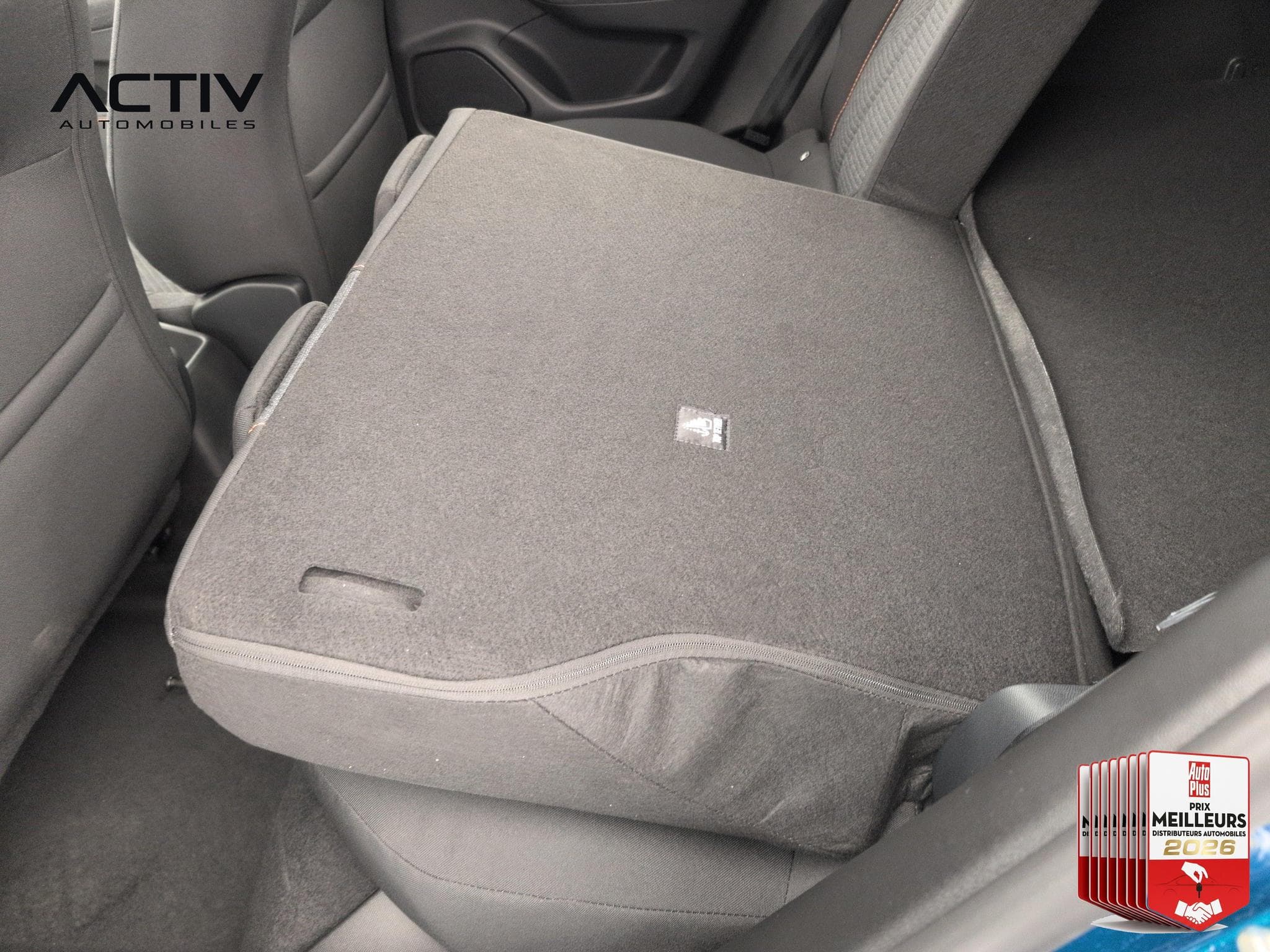 Peugeot 2008 Hybrid 110 ch e-DCS6 Edition (2026) - Photo 12