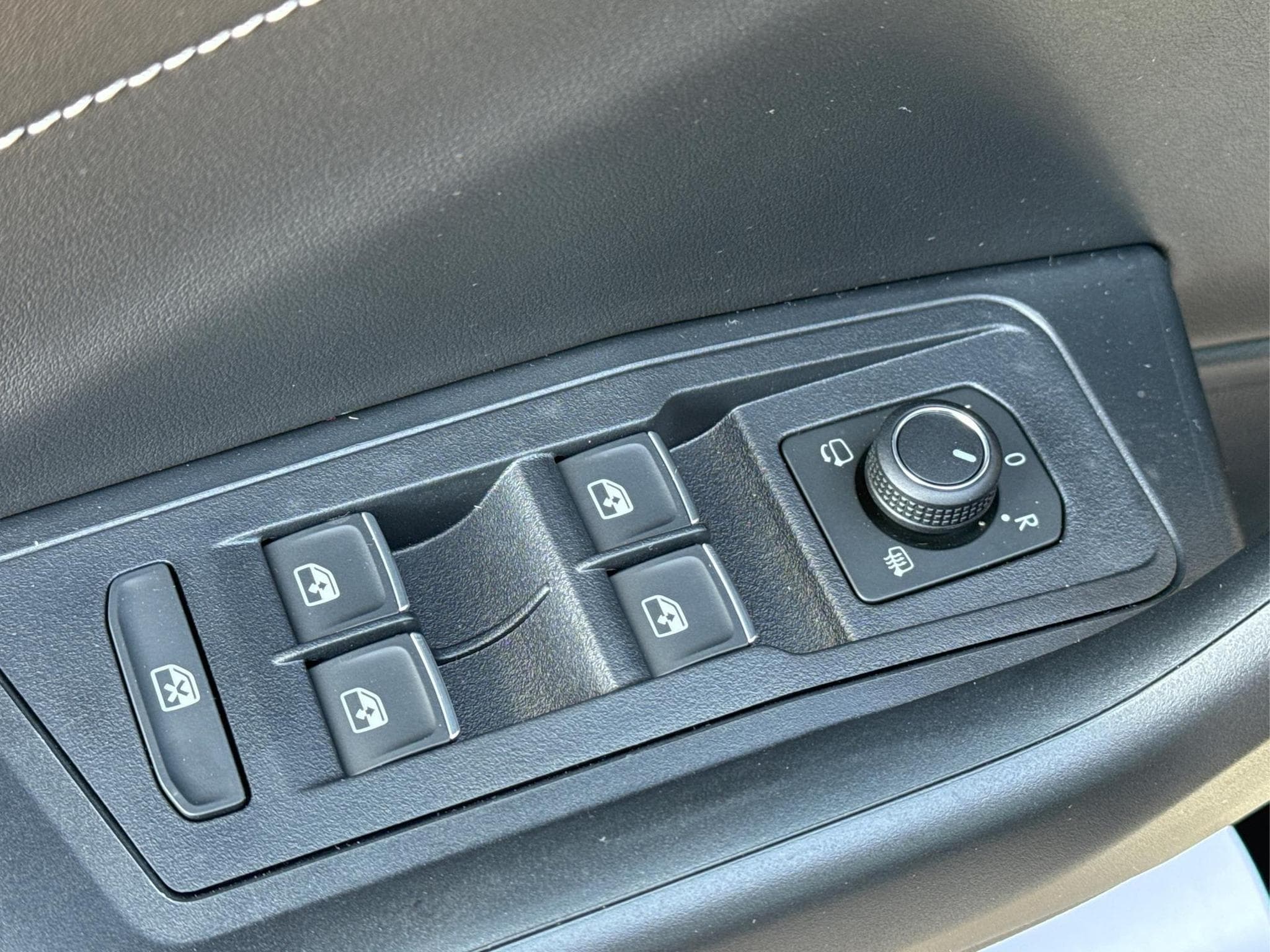 VW T-Roc Limited (2026) - Foto 14