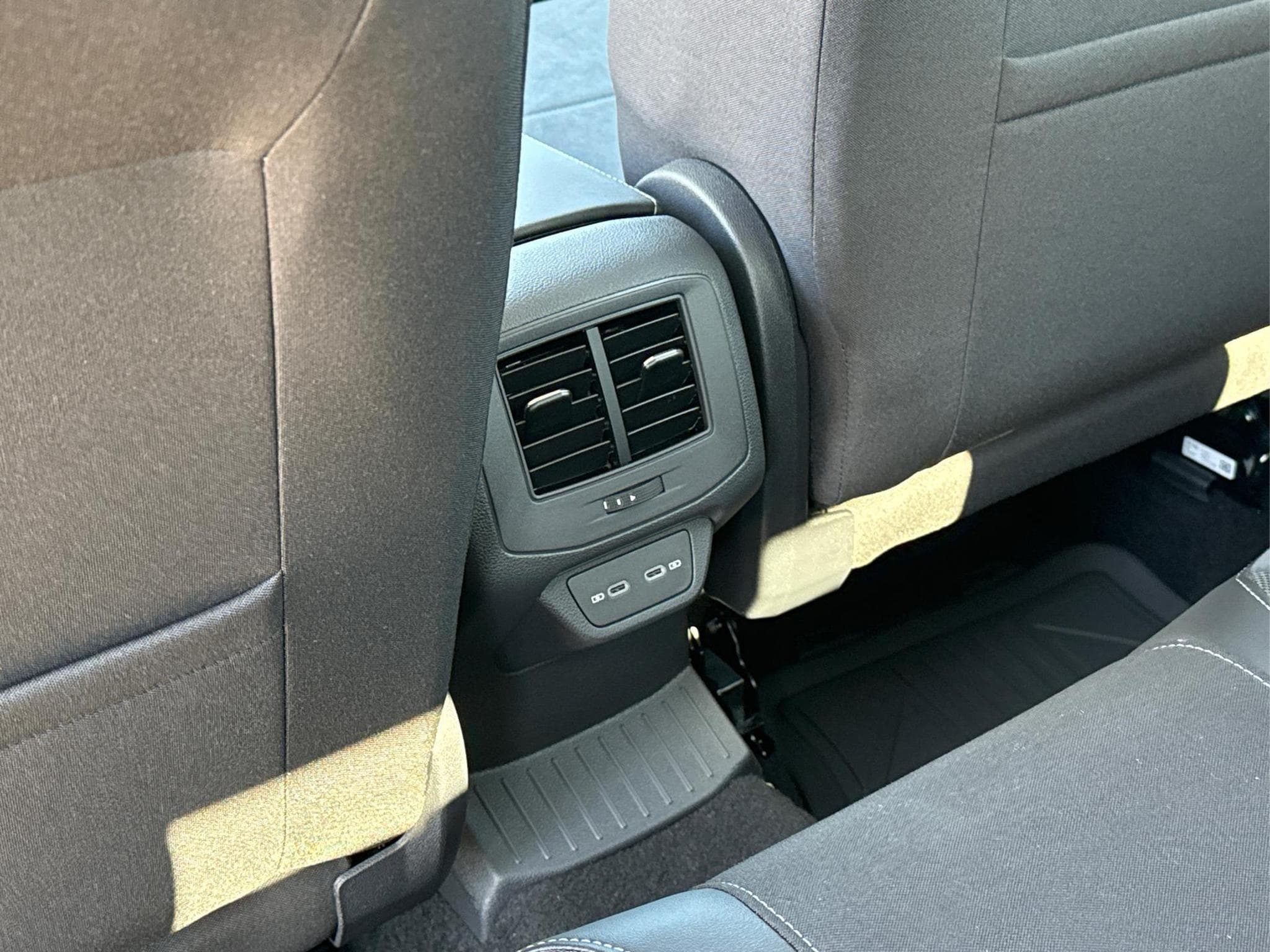 VW T-Roc Limited (2026) - Foto 19