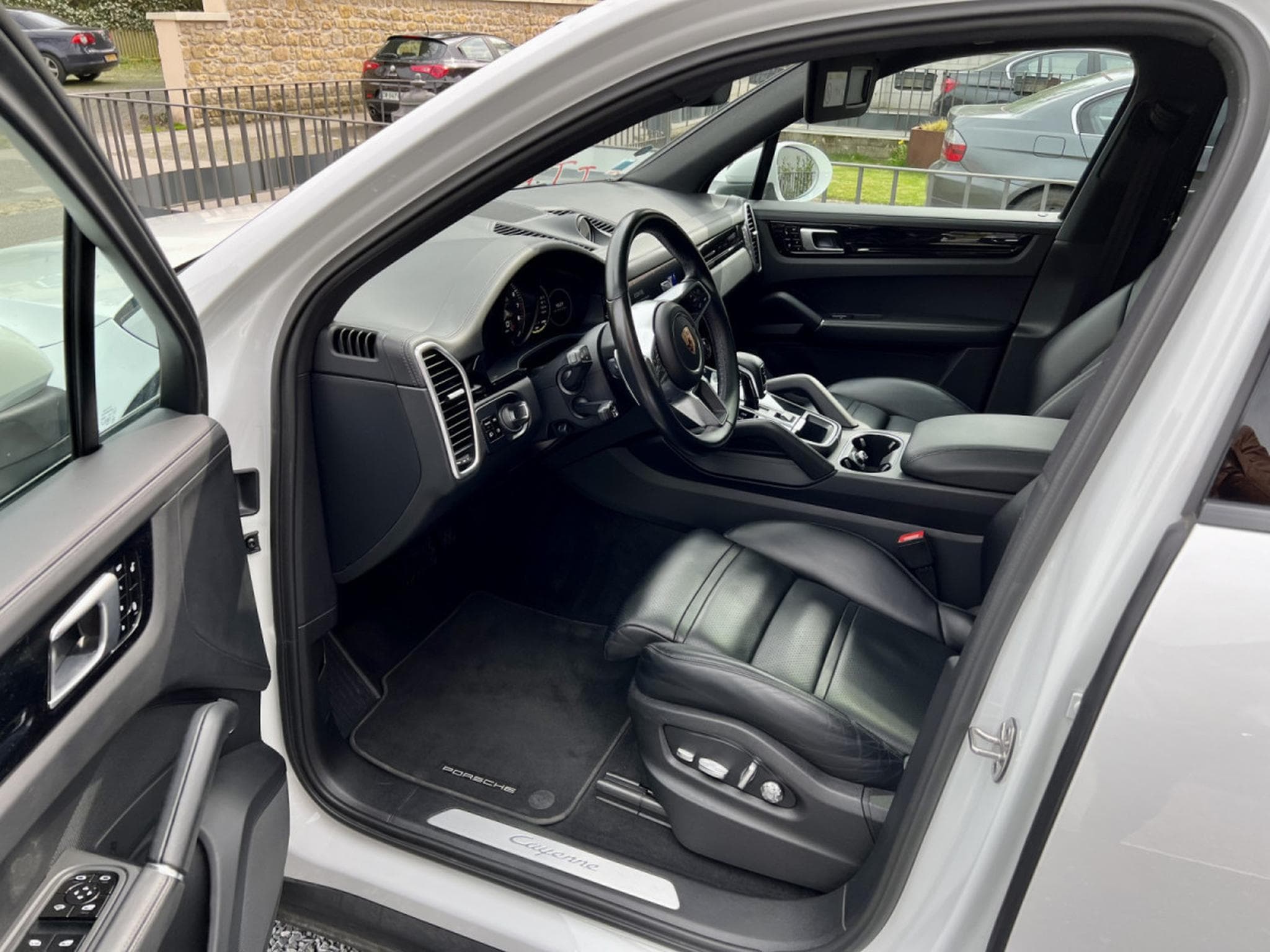 Porsche Cayenne E-HYBRID 462 TIPTRONIC S 8 21’ PANO (2018) - Foto 3