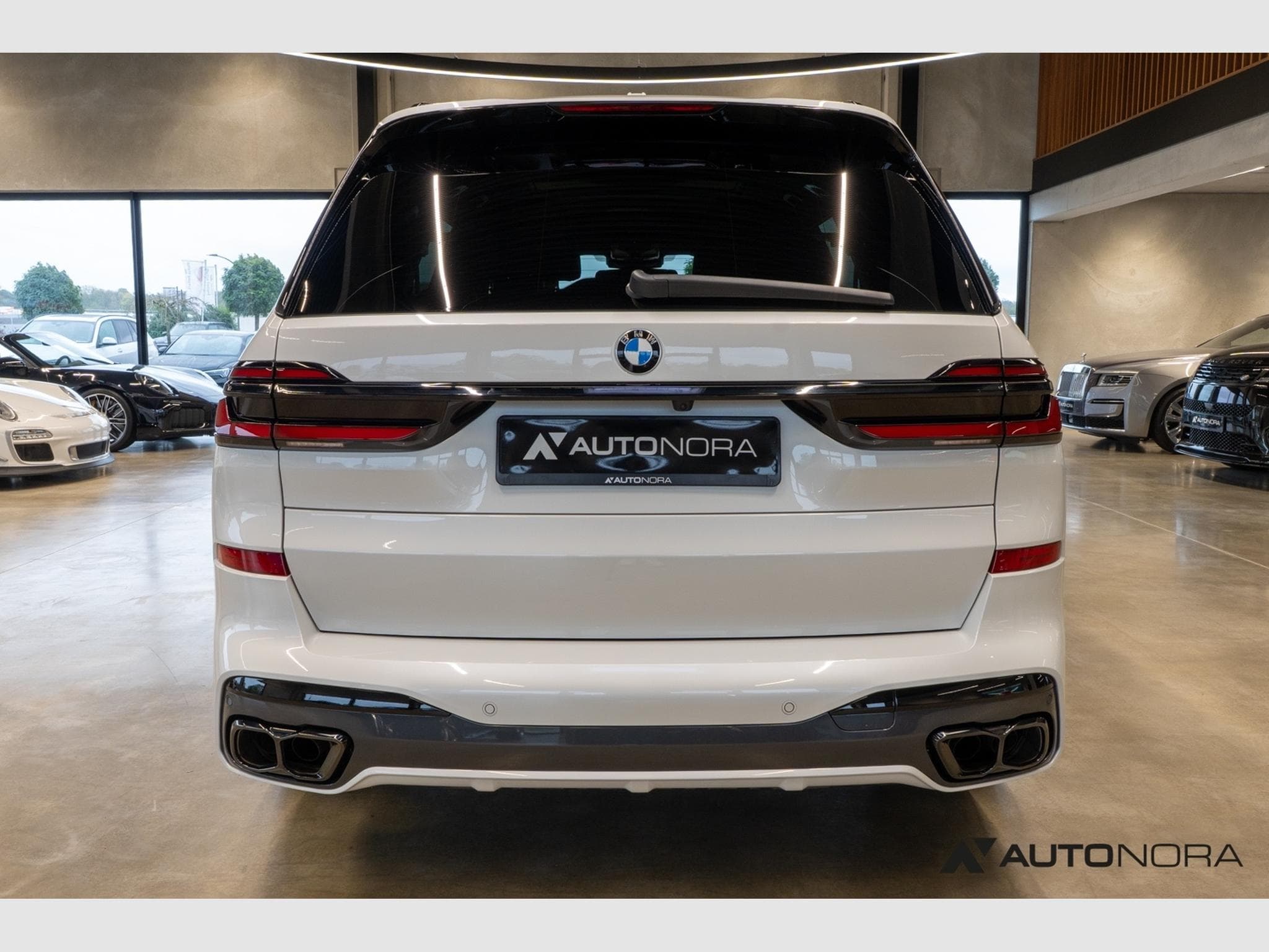 BMW X7 M60i xDrive (2025) - Photo 9