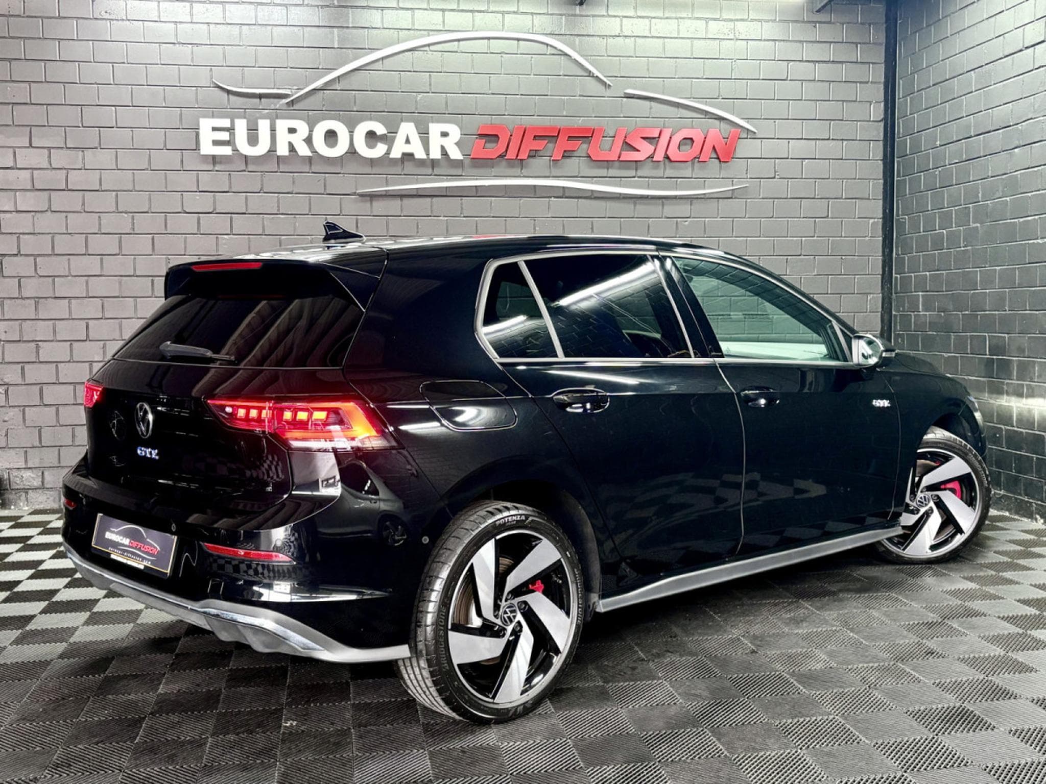 VW Golf GTE PHASE 2  1.5 eHybrid 272 CV DSG 6 *ATTELAGE* DCC* MATRIX (2026) - Foto 6