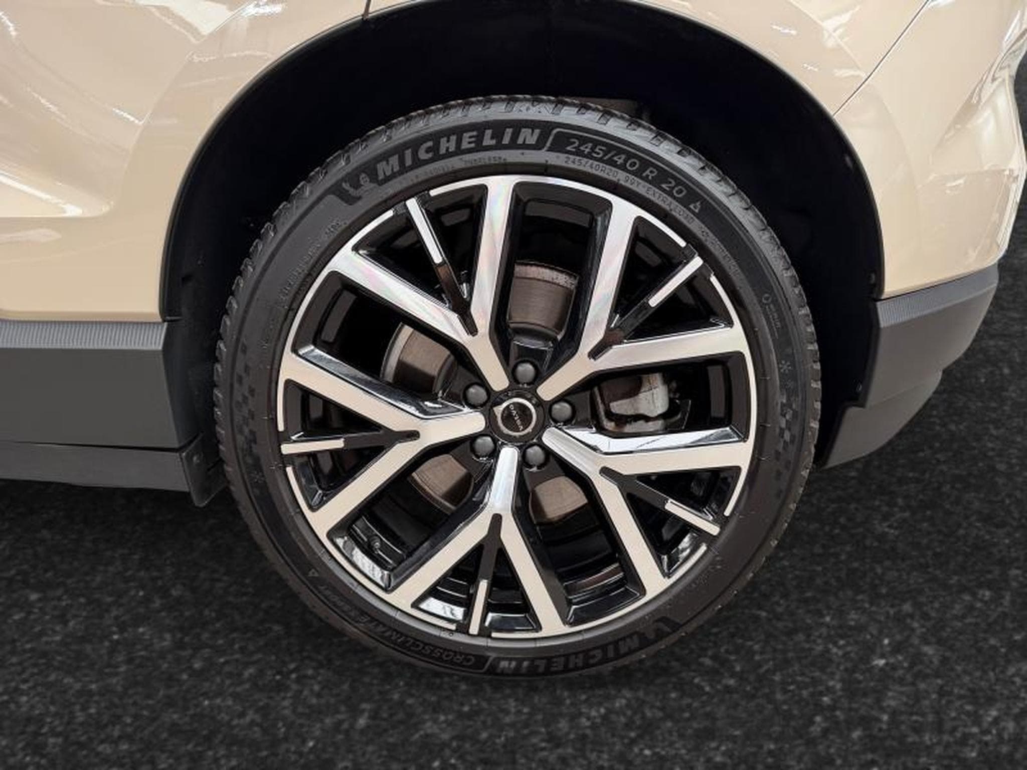 Volvo EX30 Plus BLACK EDITION P5 Long Range / Électrique 2026 (2025) - Photo 14