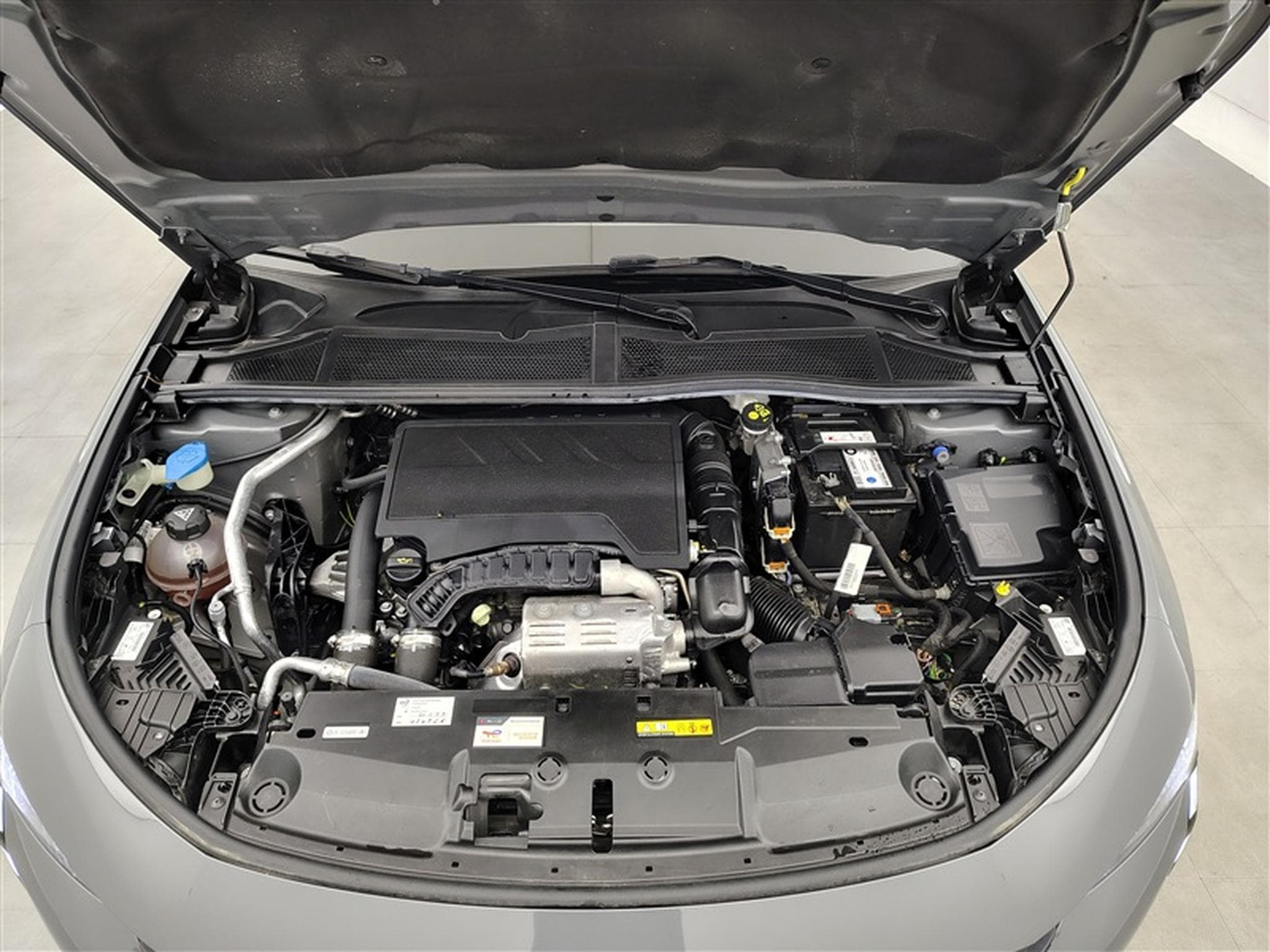 Peugeot 308 SW 1.2 PureTech 130cv EAT8 Active Pack NAVI / FULL LED / PDC (2024) - Photo 19
