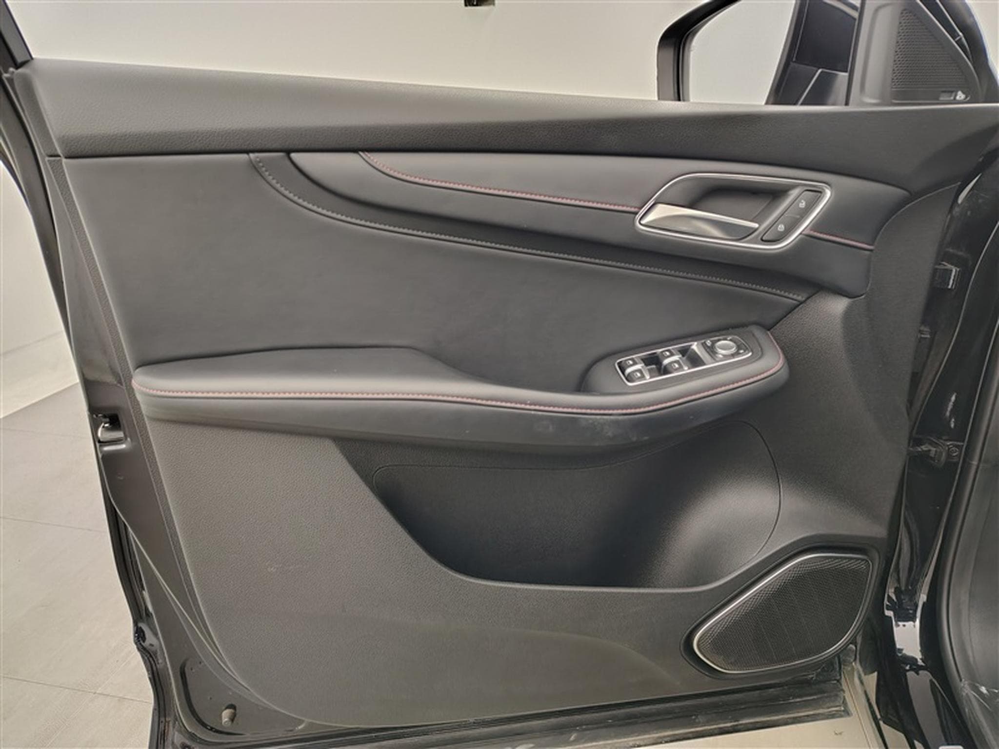MG HS 1.5 T-GDi 160cv BVA Comfort NAVI / FULL LED / CUIR / CAMERA (2024) - Foto 17