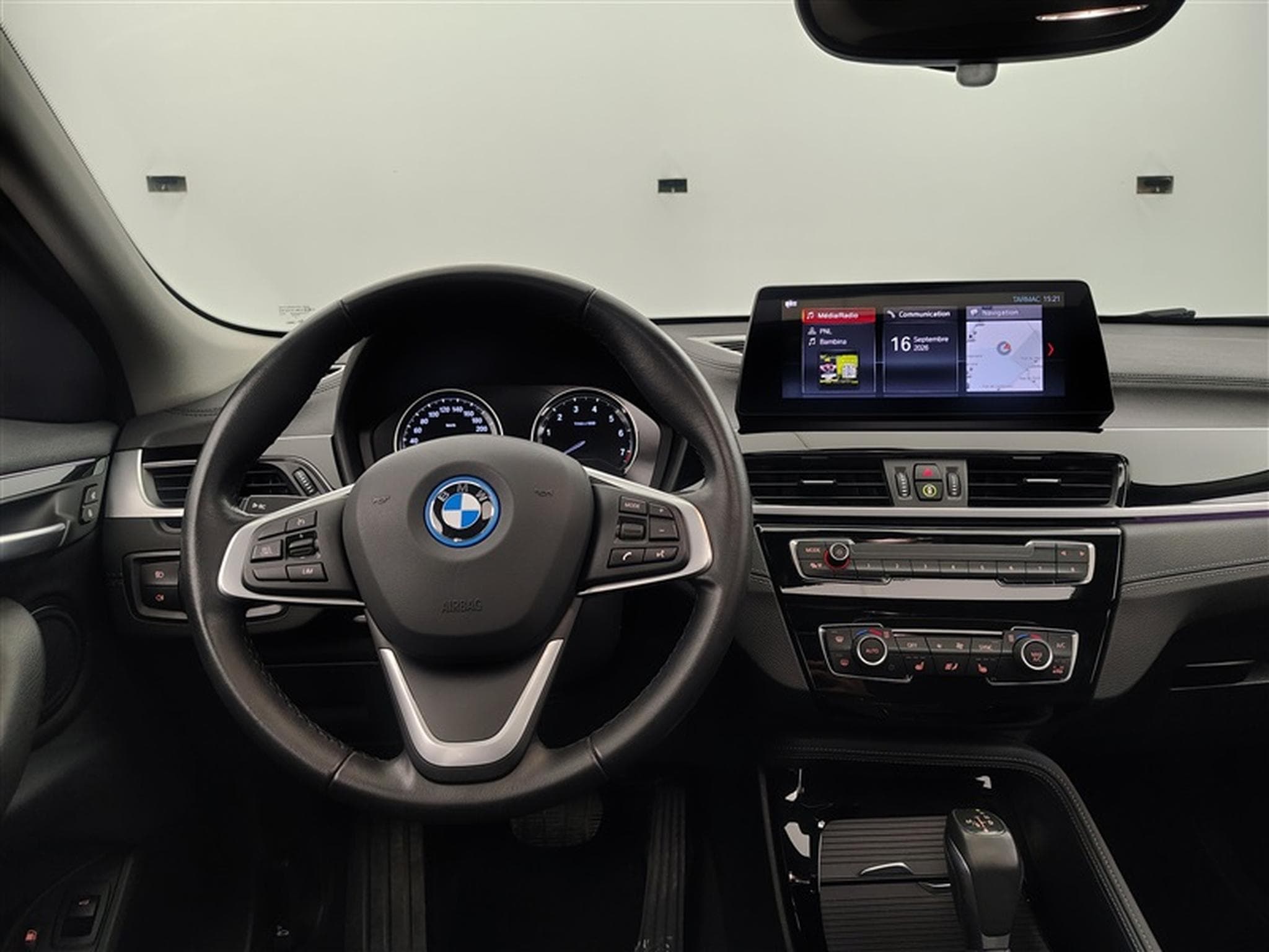 BMW X2 PHEV 1.5iA xDrive25e Sportline NAVI/TO PANO/FULL LED/JA18 (2023) - Photo 9