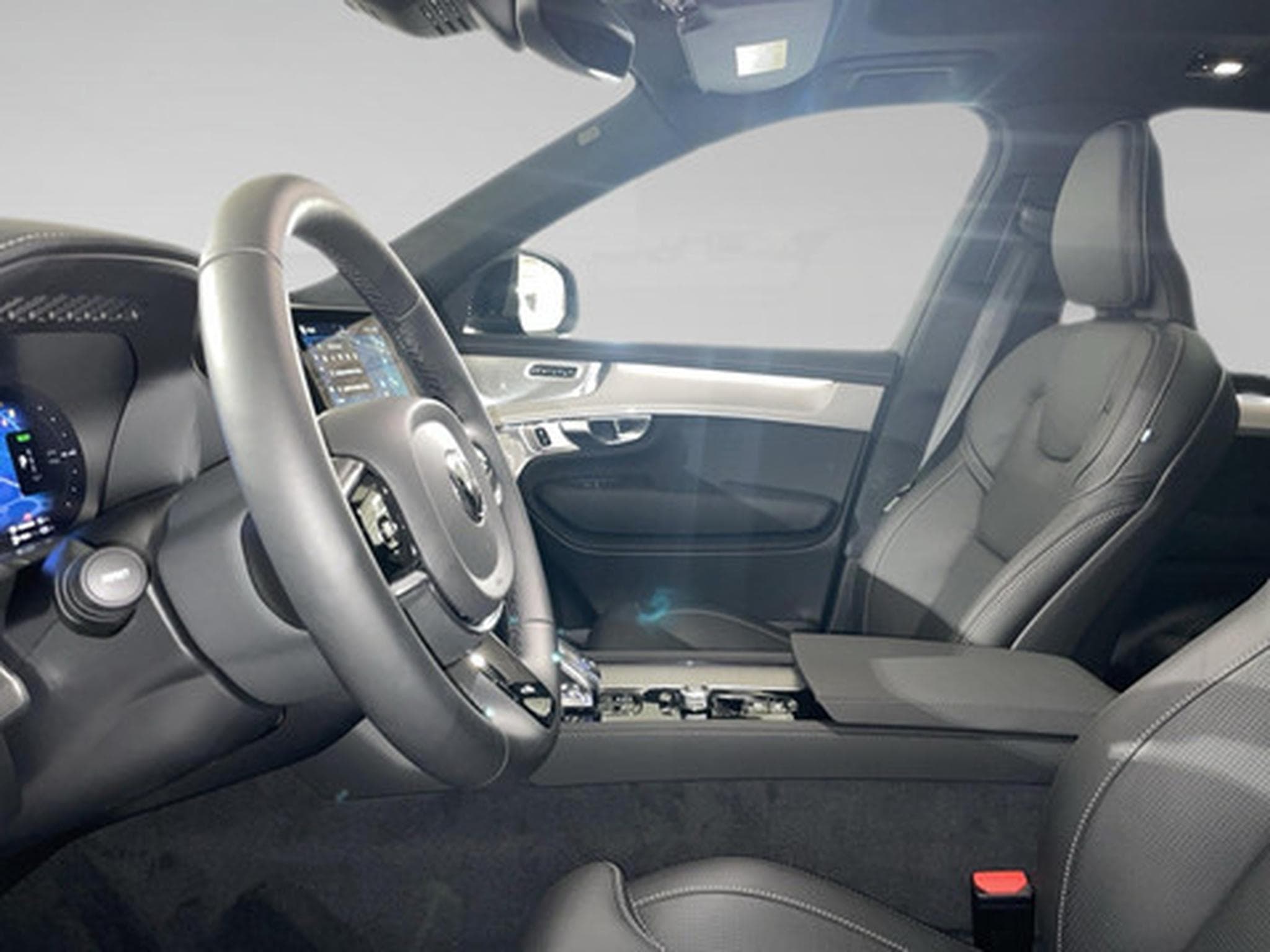 Volvo XC90 2.0 T8 4WD Ultra Black Edition Aut. PLUG-IN (2026) - Foto 4