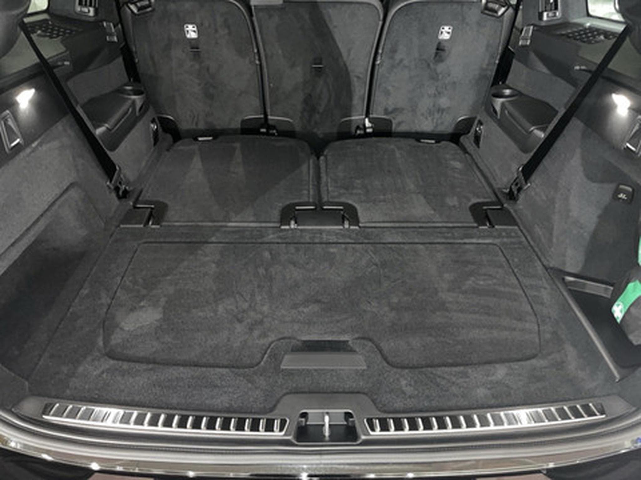 Volvo XC90 2.0 T8 4WD Ultra Black Edition Aut. PLUG-IN (2026) - Foto 12