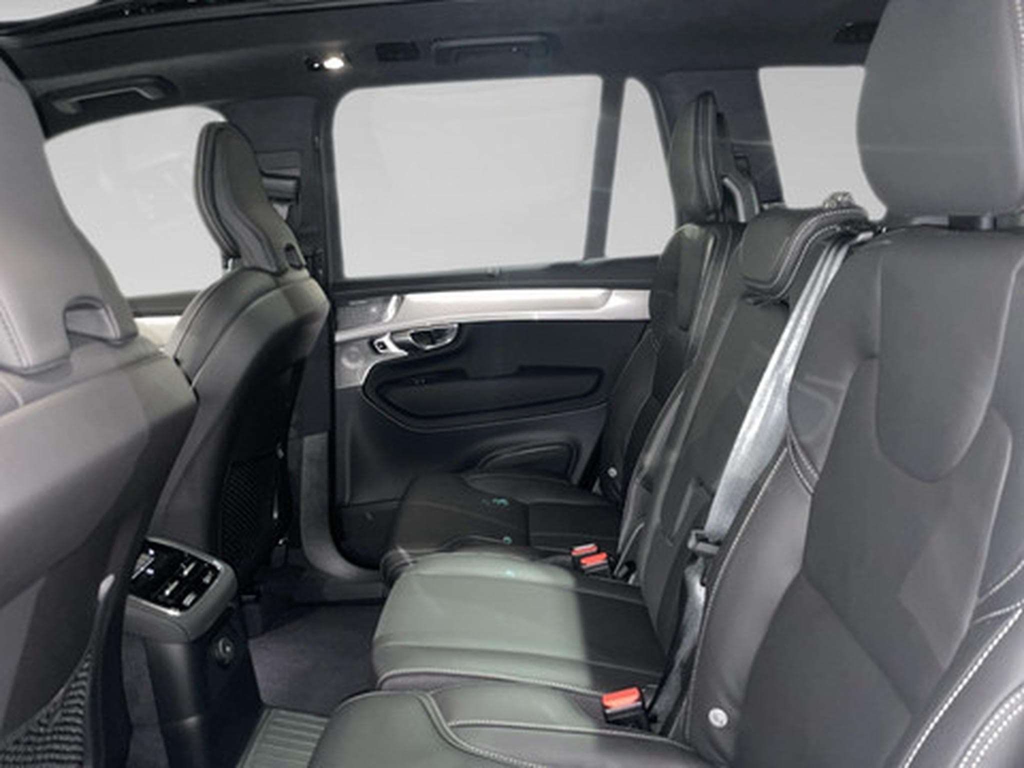 Volvo XC90 2.0 T8 4WD Ultra Black Edition Aut. PLUG-IN (2026) - Foto 11