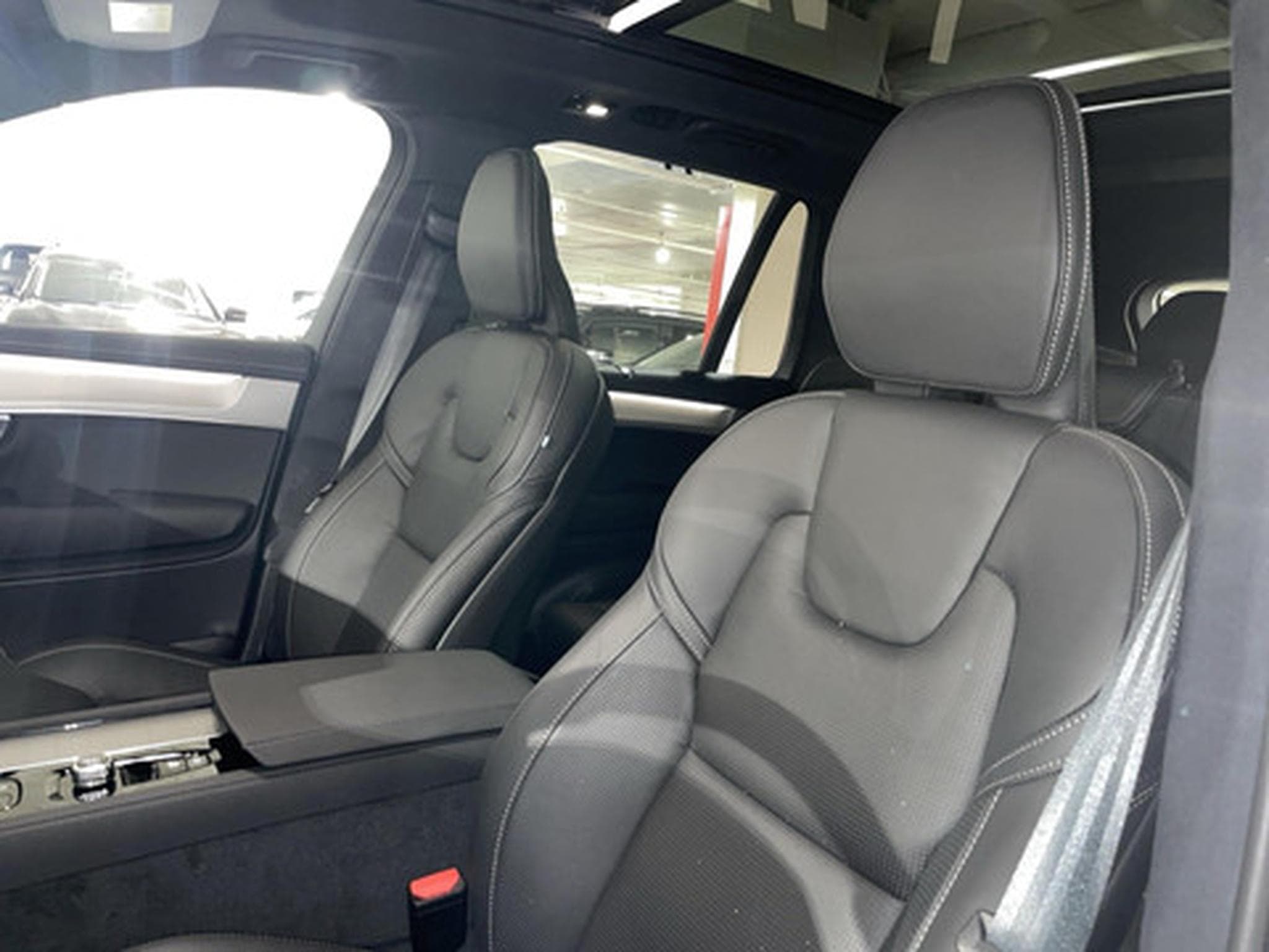 Volvo XC90 2.0 T8 4WD Ultra Black Edition Aut. PLUG-IN (2026) - Foto 14
