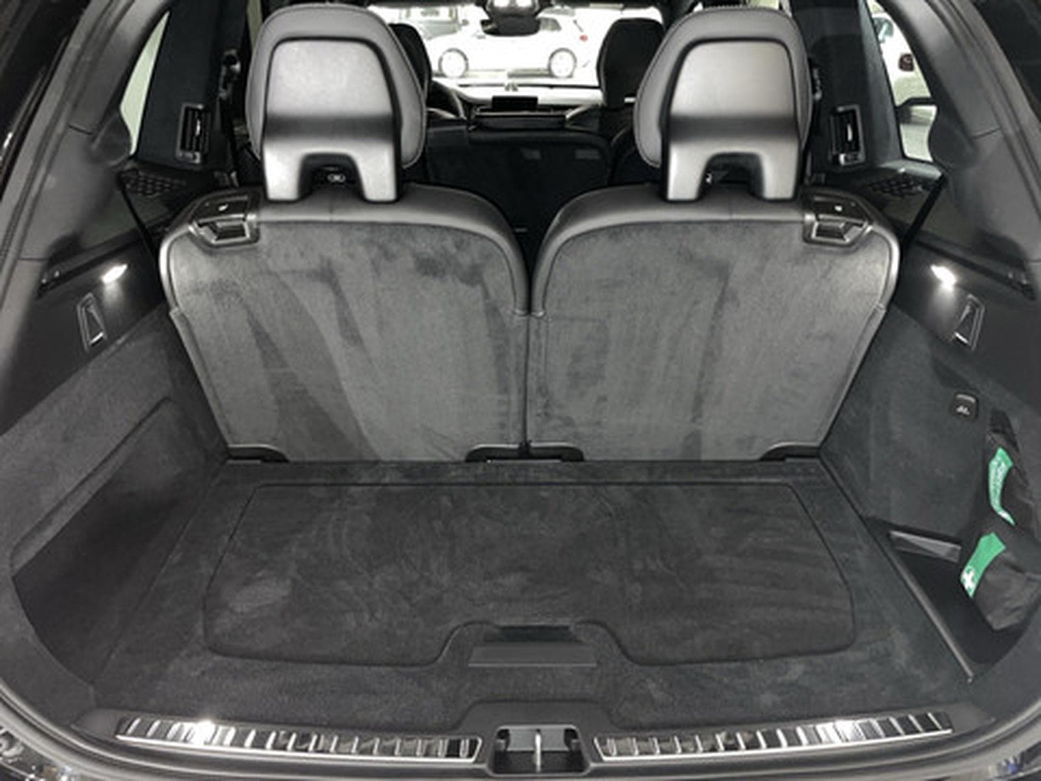 Volvo XC90 2.0 T8 4WD Ultra Black Edition Aut. PLUG-IN (2026) - Foto 13