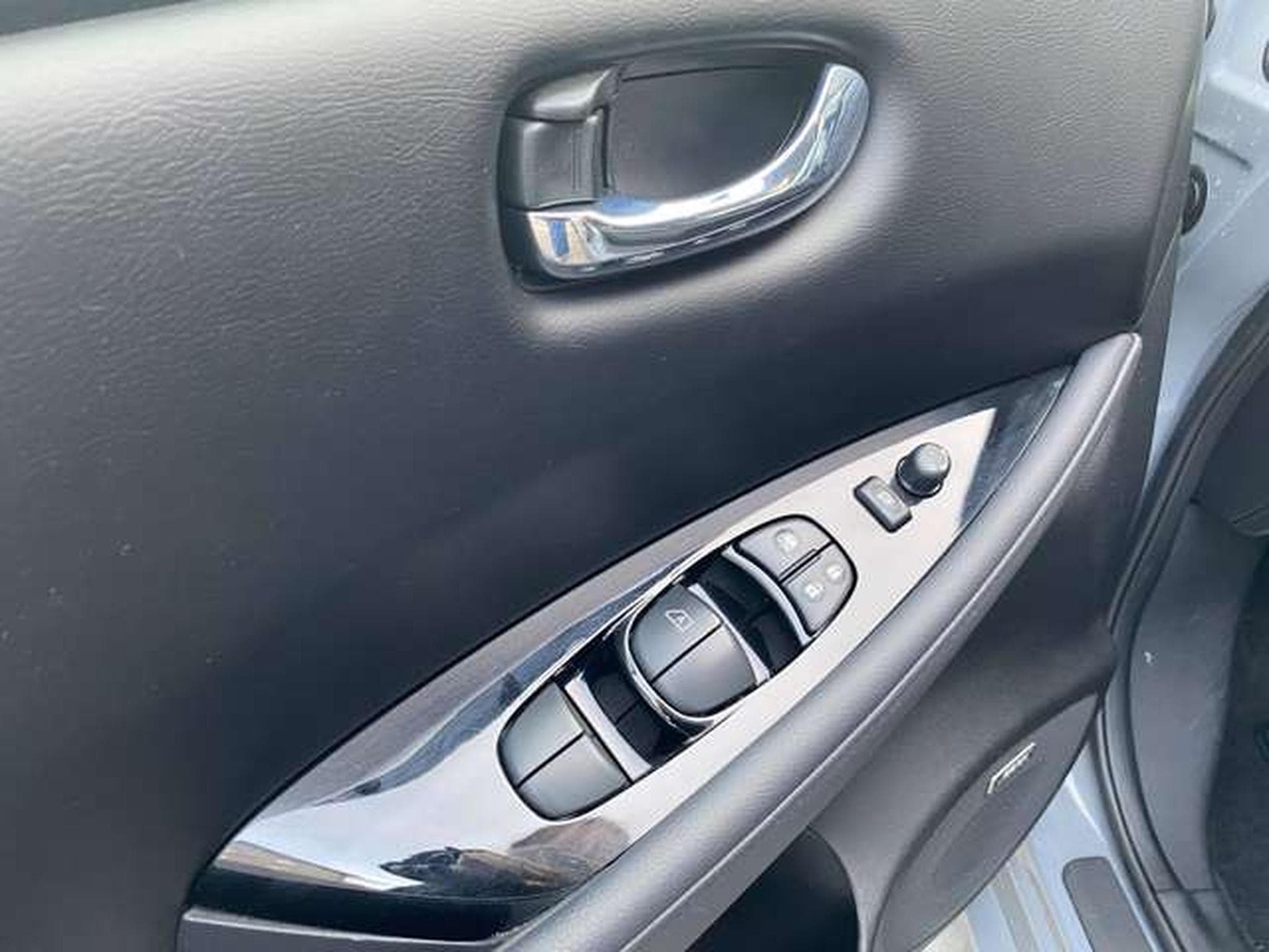 Nissan Leaf Leaf 39 kWh Tekna (2024) - Foto 8