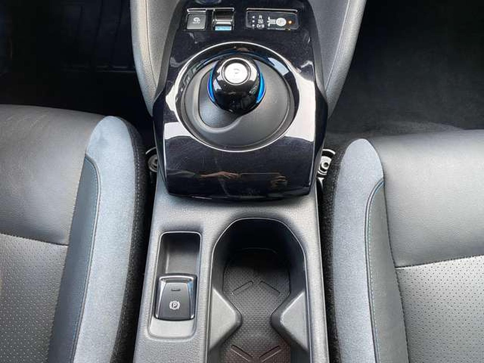 Nissan Leaf Leaf 39 kWh Tekna (2024) - Foto 15