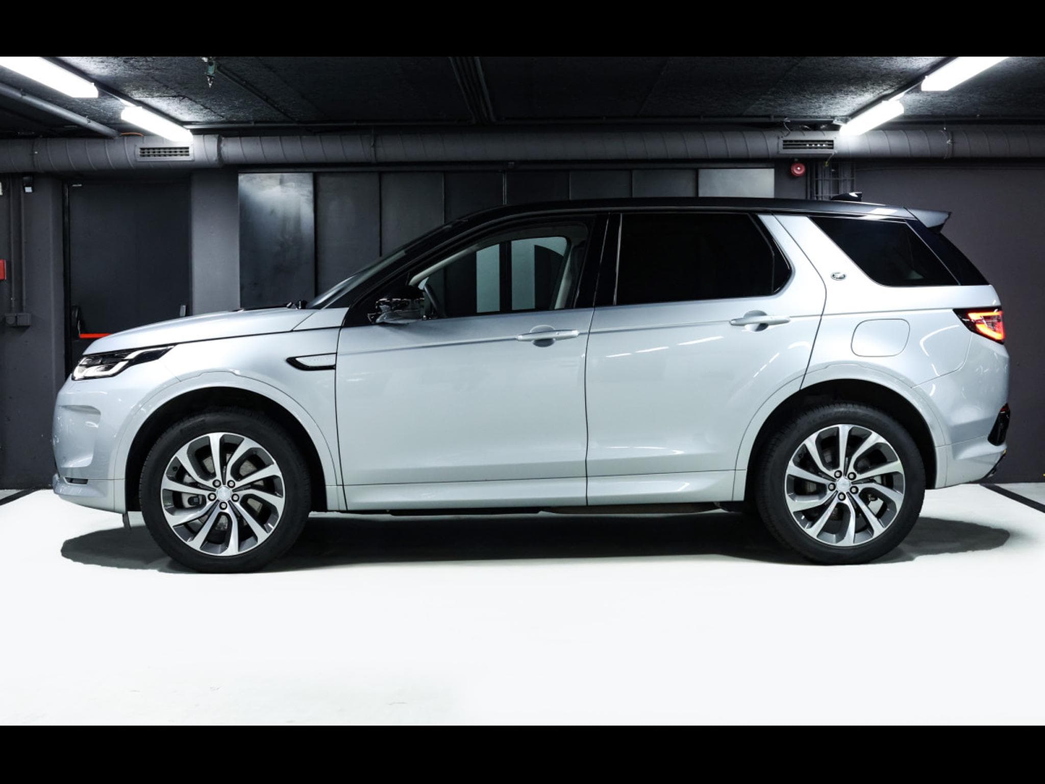 Land-Rover Discovery Sport HSE P300E PHEV AWD PACK R-DYNAMIC (2022) - Foto 5