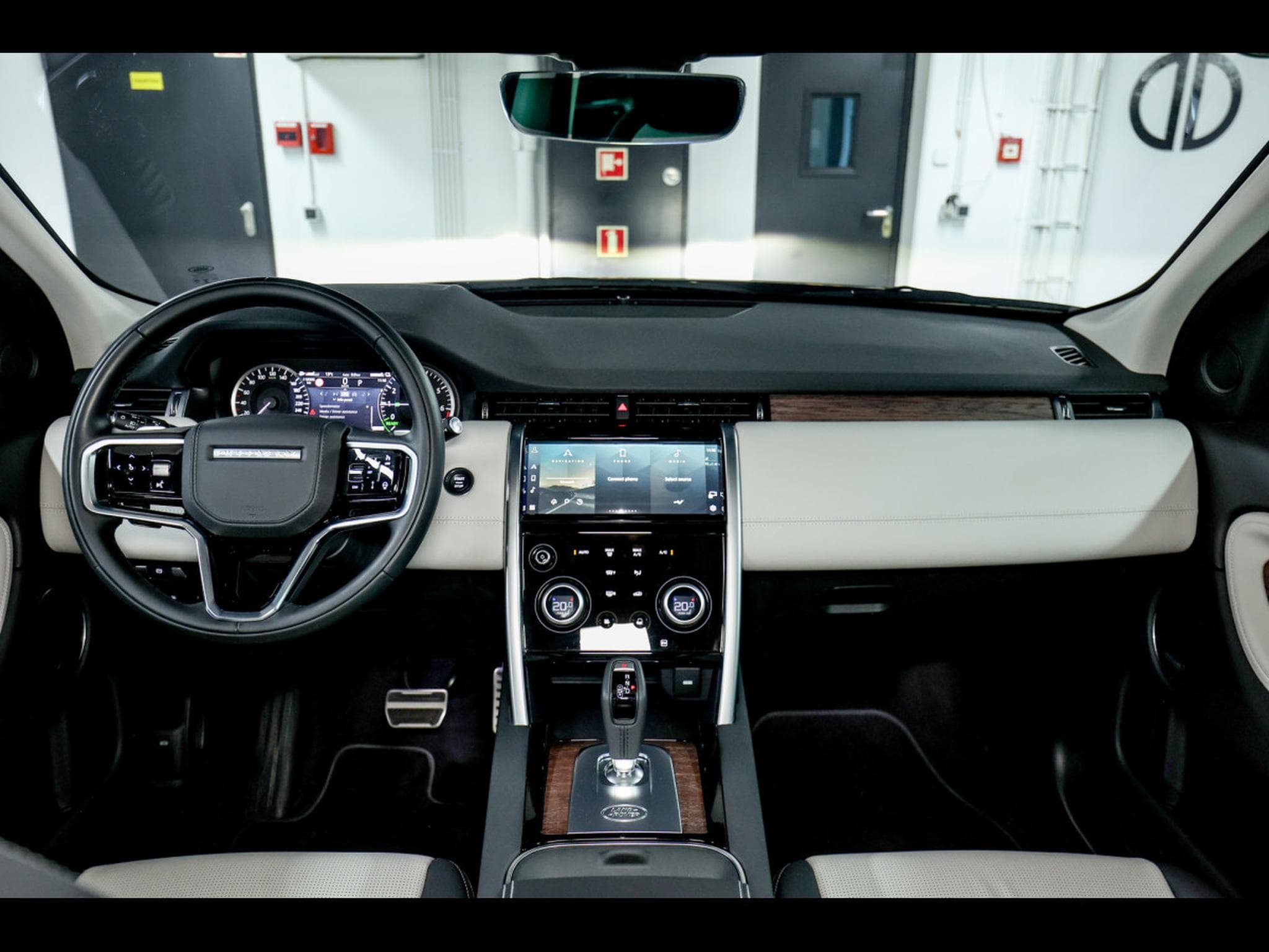 Land-Rover Discovery Sport HSE P300E PHEV AWD PACK R-DYNAMIC (2022) - Foto 19