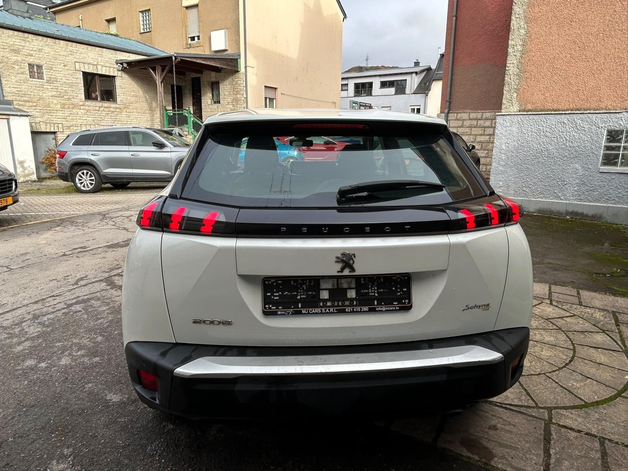 Peugeot 2008 1.2 100cv (2020) - Foto 4