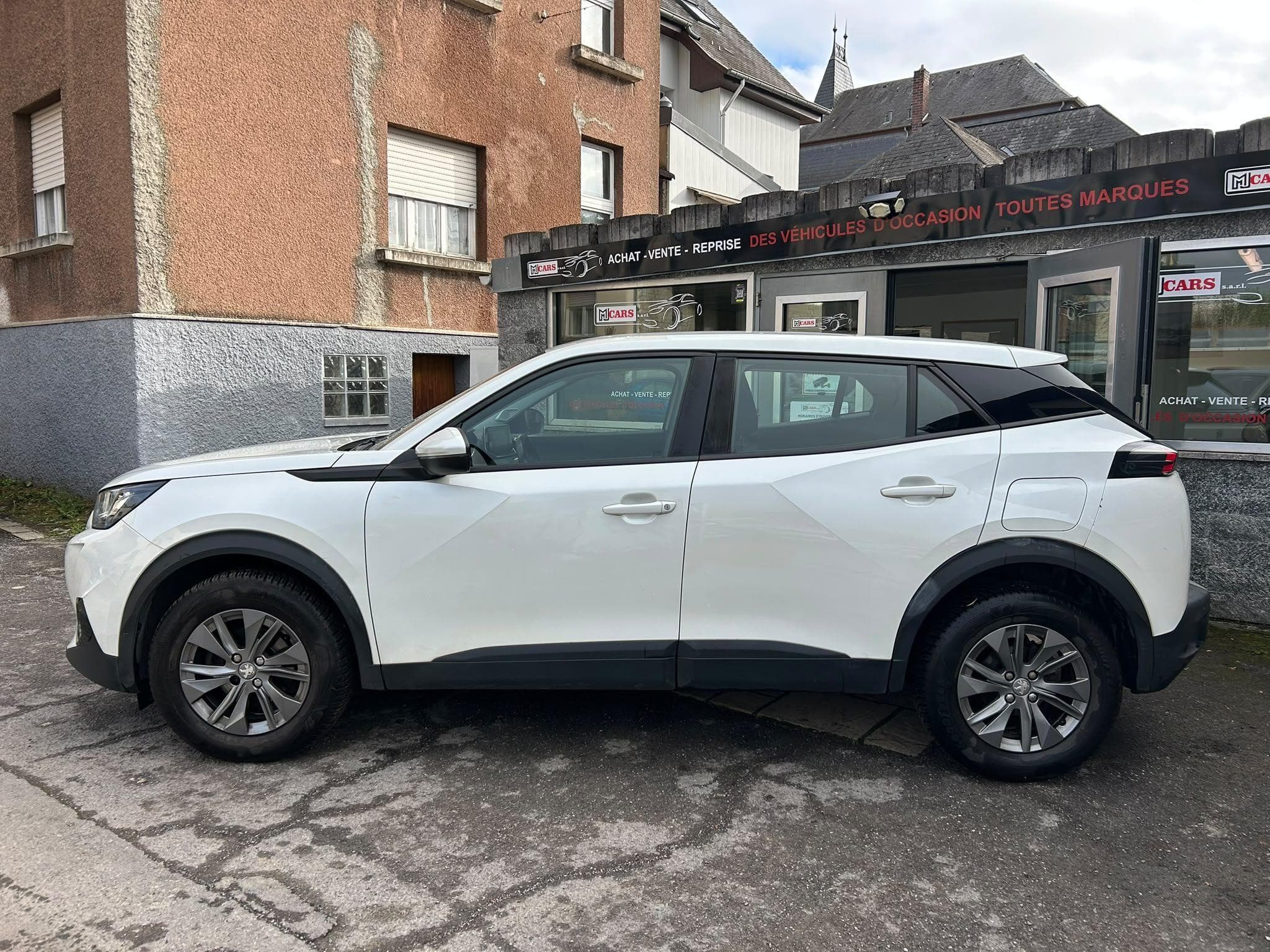 Peugeot 2008 1.2 100cv (2020) - Foto 3