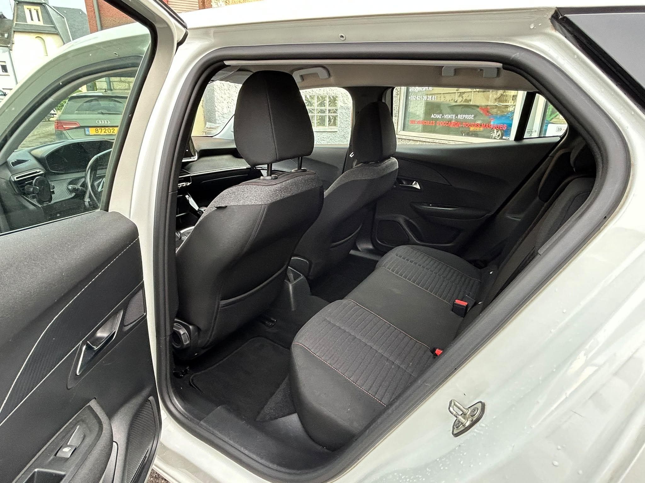Peugeot 2008 1.2 100cv (2020) - Foto 9