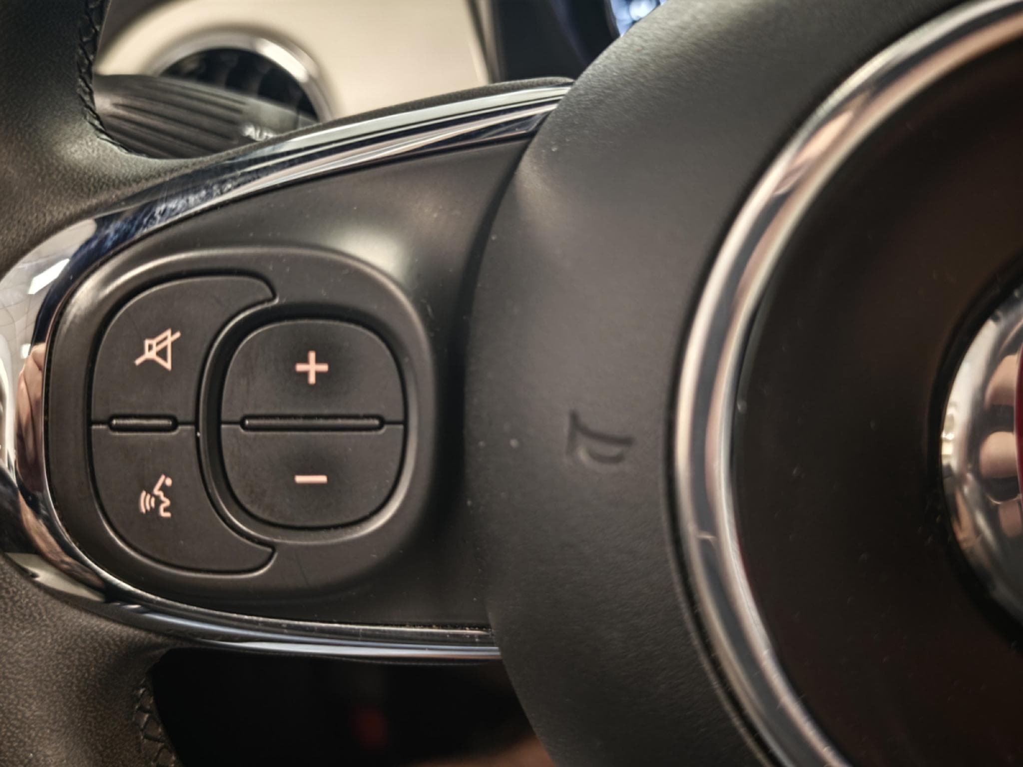 Fiat 500 Dolcevita 1.0 Hybride (2022) - Foto 14