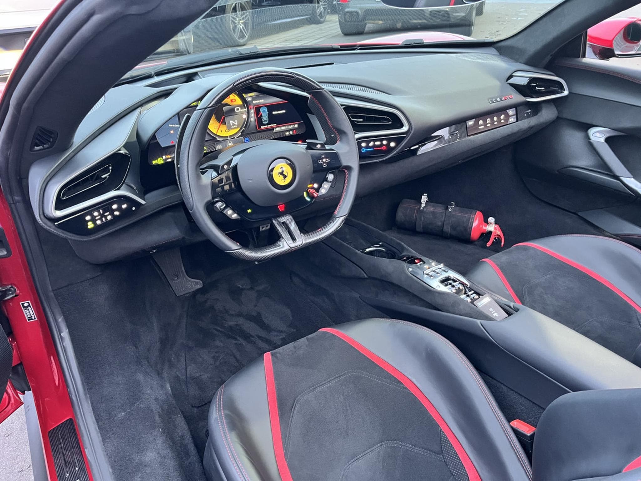 Ferrari 296 GTS 296 GTS/ Rosso Magma Extracampionario /Garantie Ferrari (2025) - Foto 5
