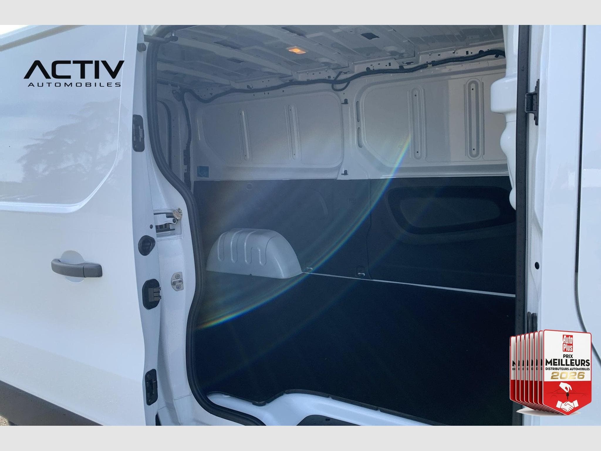 Renault Trafic BLUE DCI 130 L2H1 3T GSR2 EXTRA (2026) - Foto 10