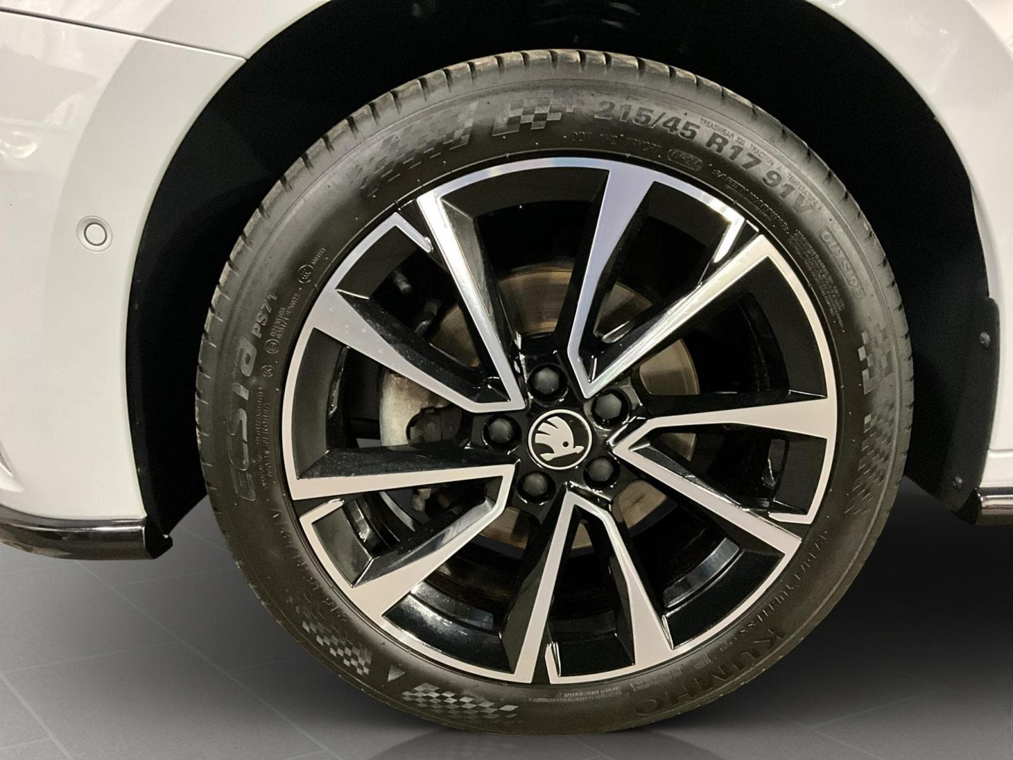 Skoda Fabia Monte-Carlo+DSG+Park&Go+Light&View (2025) - Foto 8