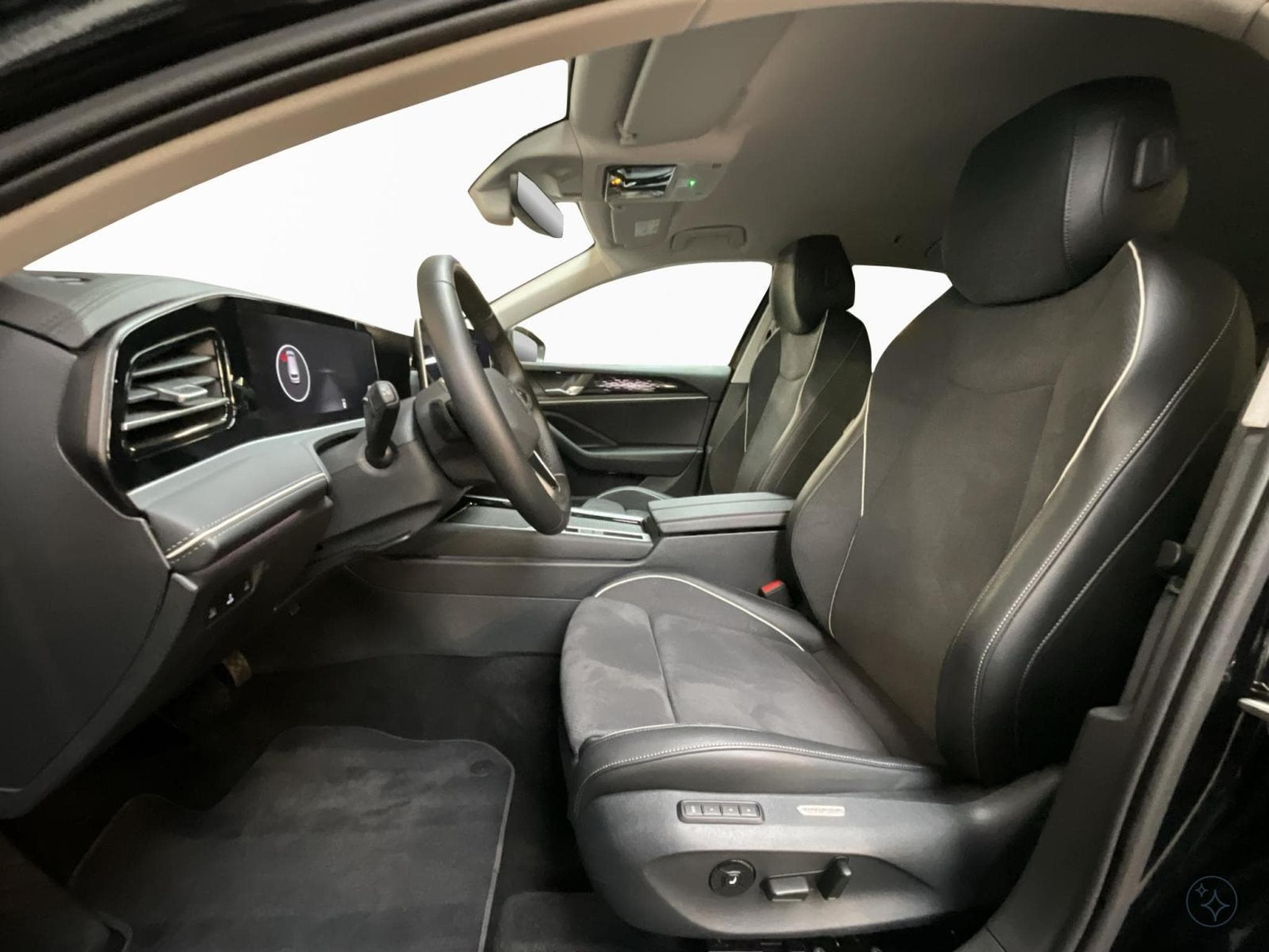 VW Passat Elegance+DSG+P.Acoustique+AHK (2025) - Photo 11