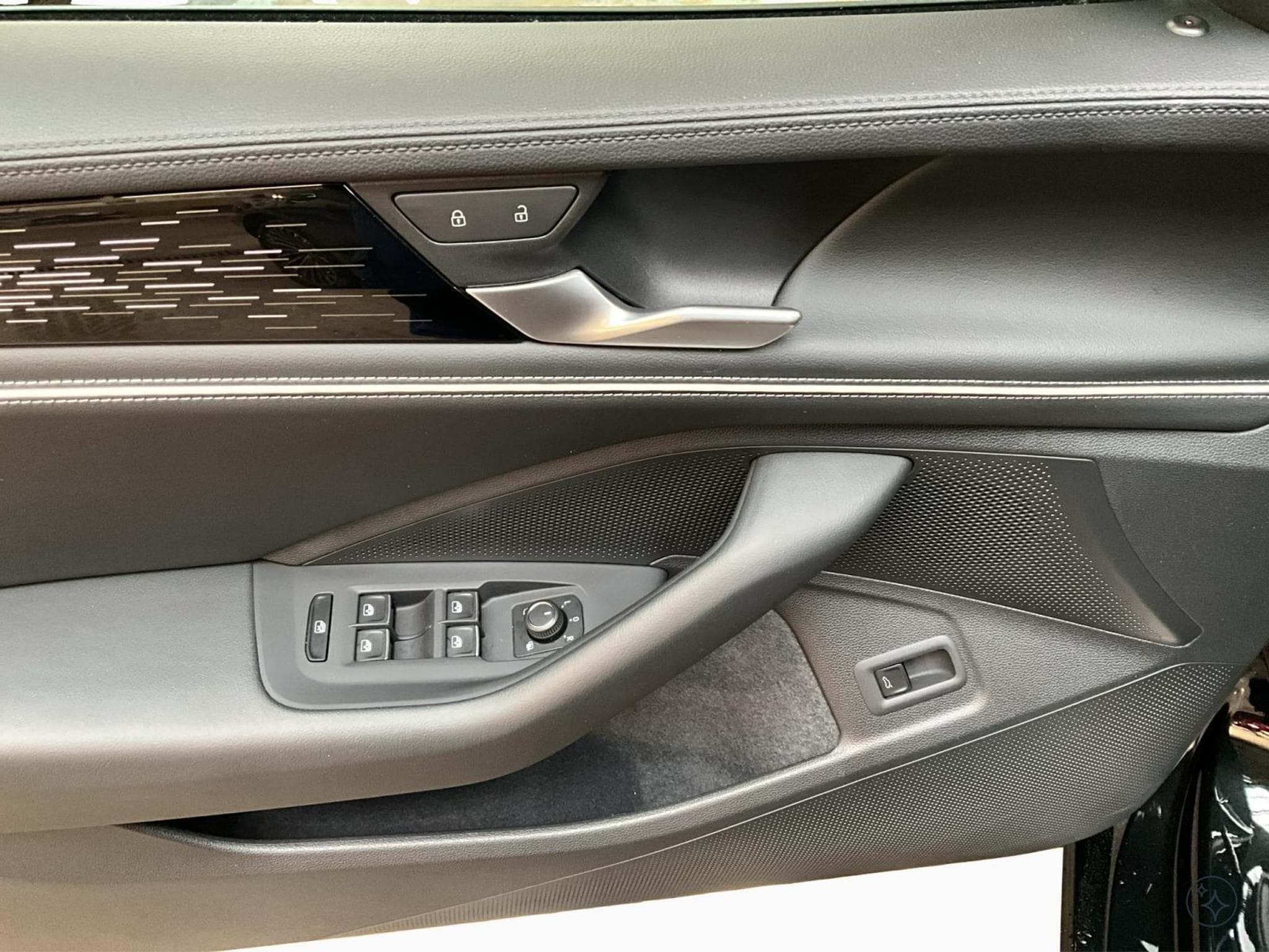 VW Passat Elegance+DSG+P.Acoustique+AHK (2025) - Photo 10