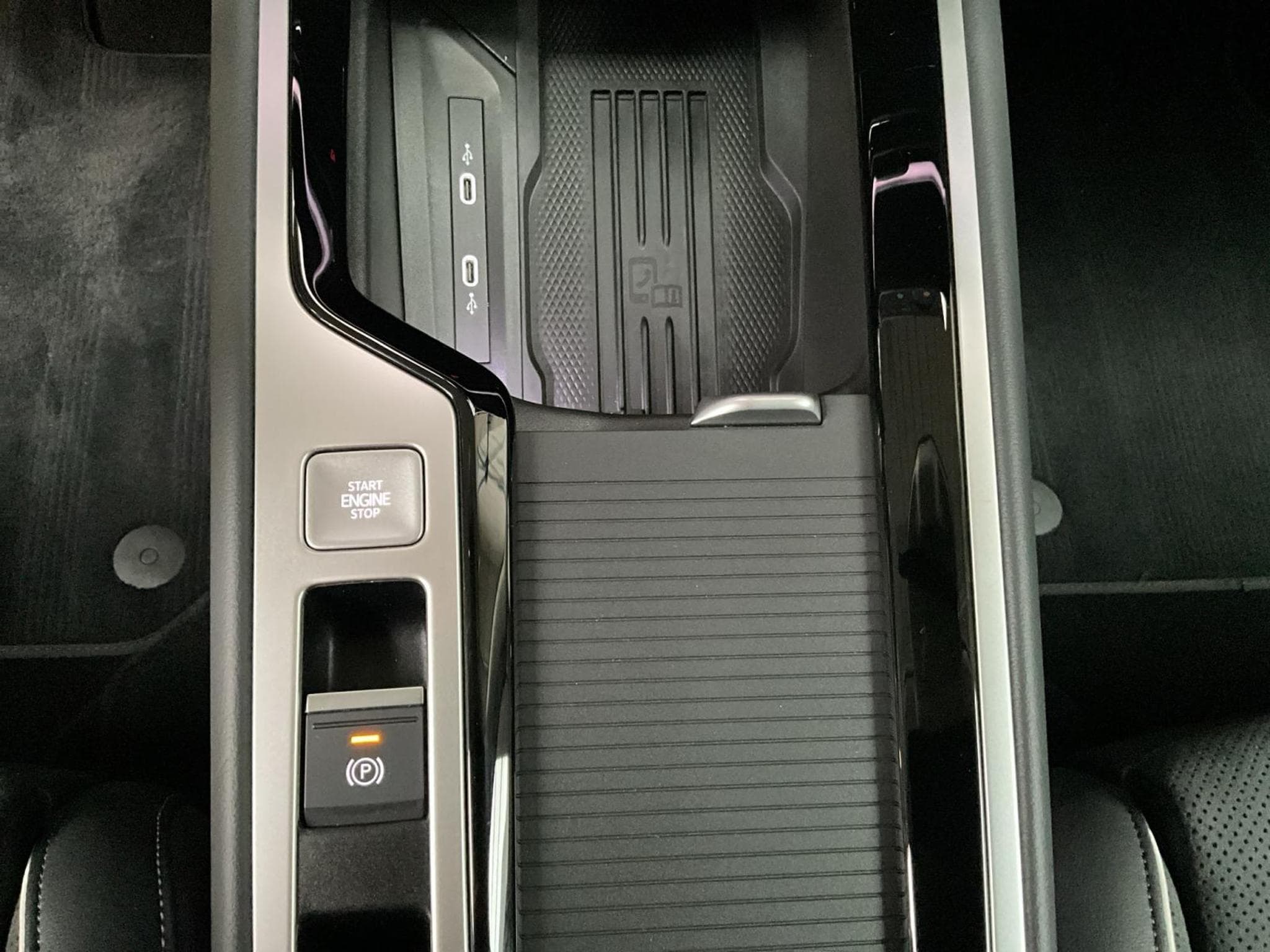 VW Passat Elegance+DSG+P.Acoustique+AHK (2025) - Photo 17