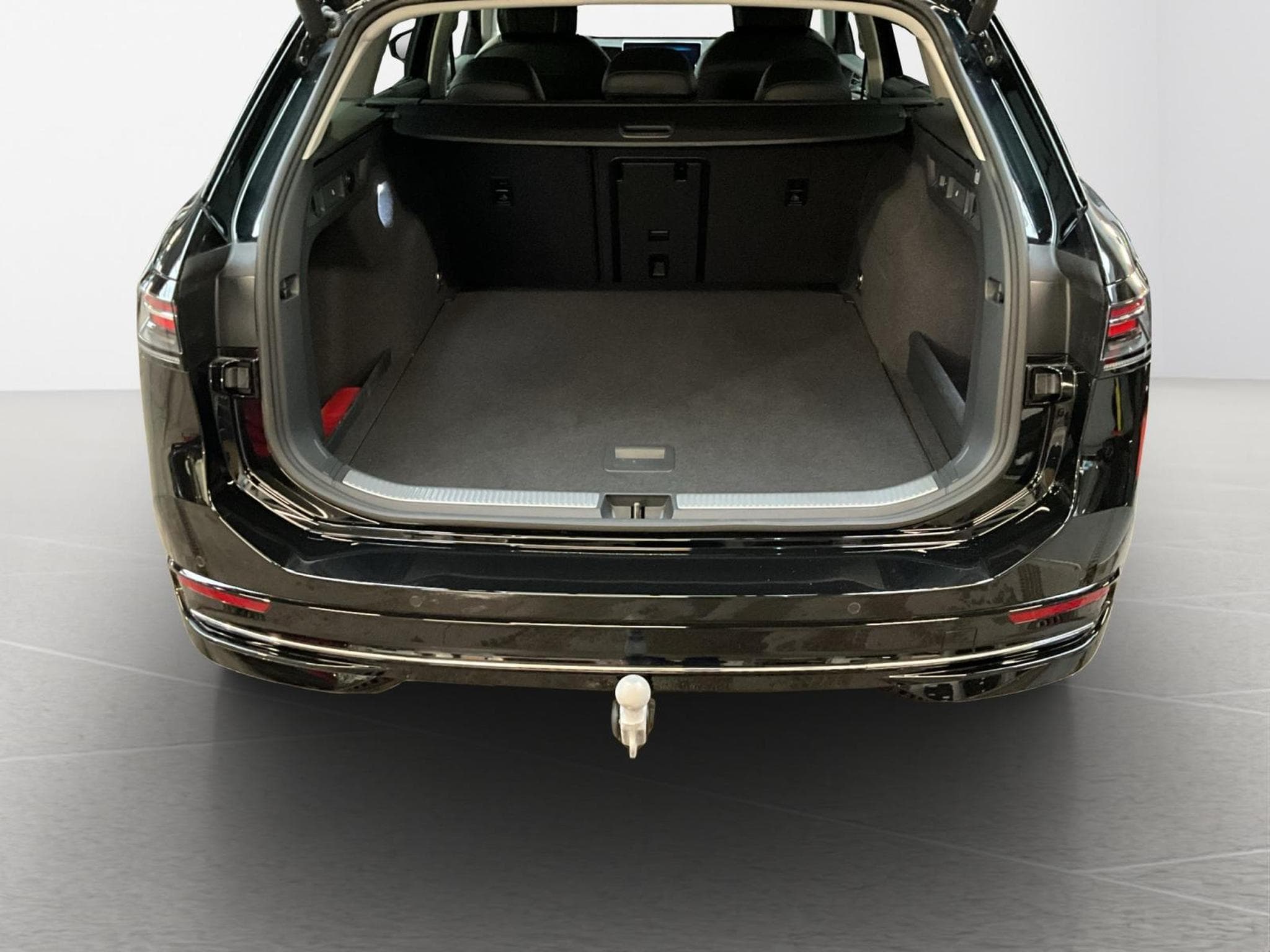 VW Passat Elegance+DSG+P.Acoustique+AHK (2025) - Photo 20