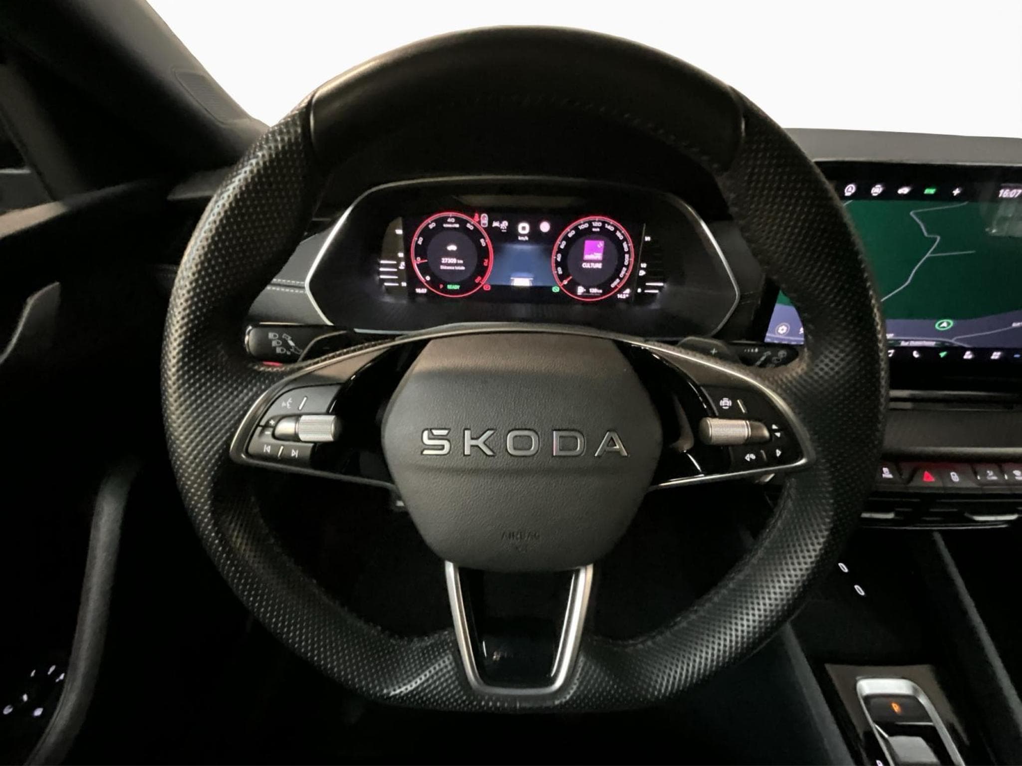 Skoda Octavia Sportline+DSG+P.Assisted-Drive+AHK+Led+Navi+DAB (2025) - Foto 12