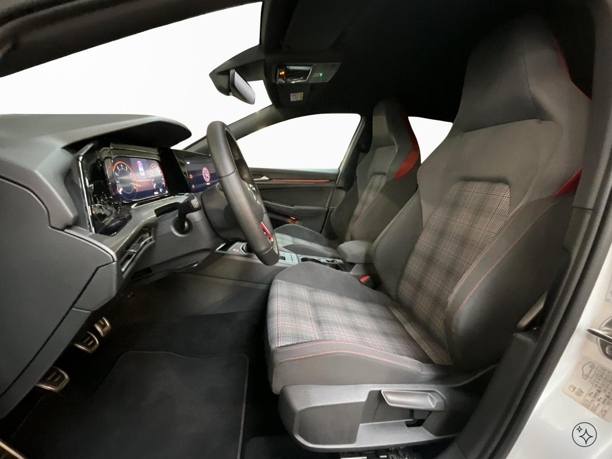 VW Golf GTI+BVM+StandHeizung+AHK+Led+Navi+DAB (2022) - Photo 11