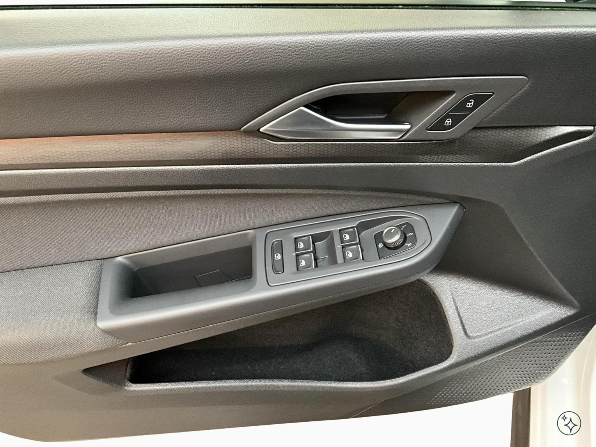 VW Golf GTI+BVM+StandHeizung+AHK+Led+Navi+DAB (2022) - Photo 10