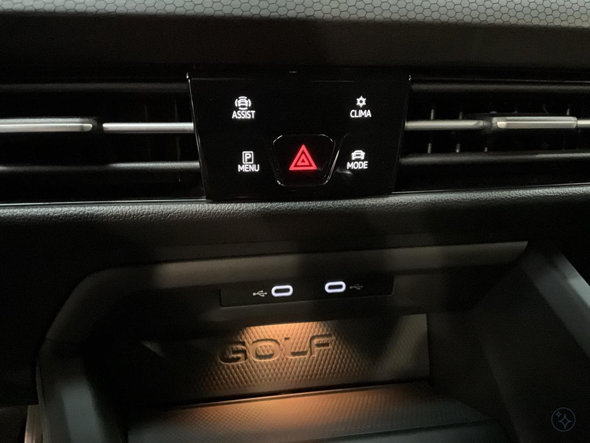 VW Golf GTI+BVM+StandHeizung+AHK+Led+Navi+DAB (2022) - Photo 17