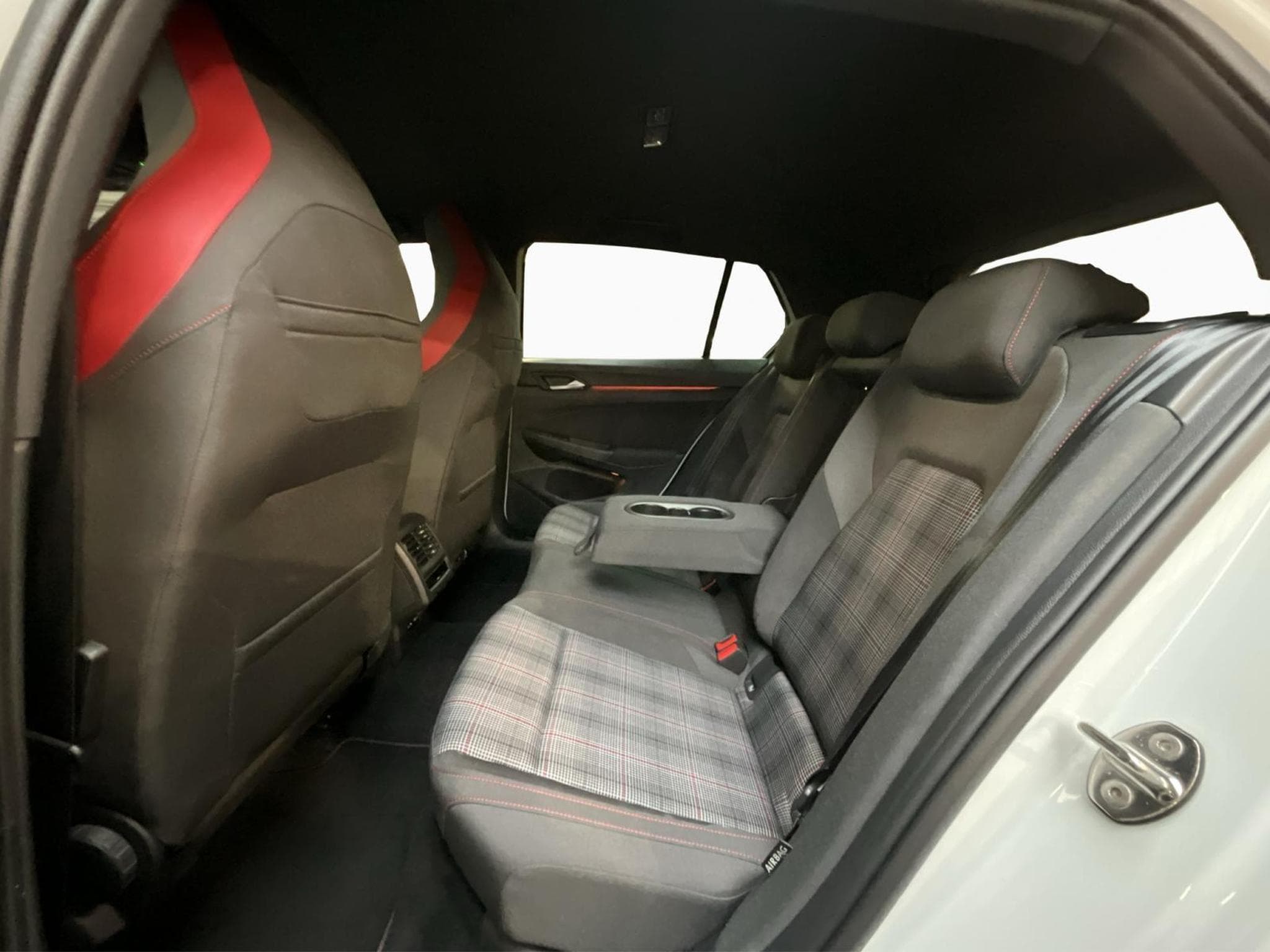 VW Golf GTI+BVM+StandHeizung+AHK+Led+Navi+DAB (2022) - Photo 18
