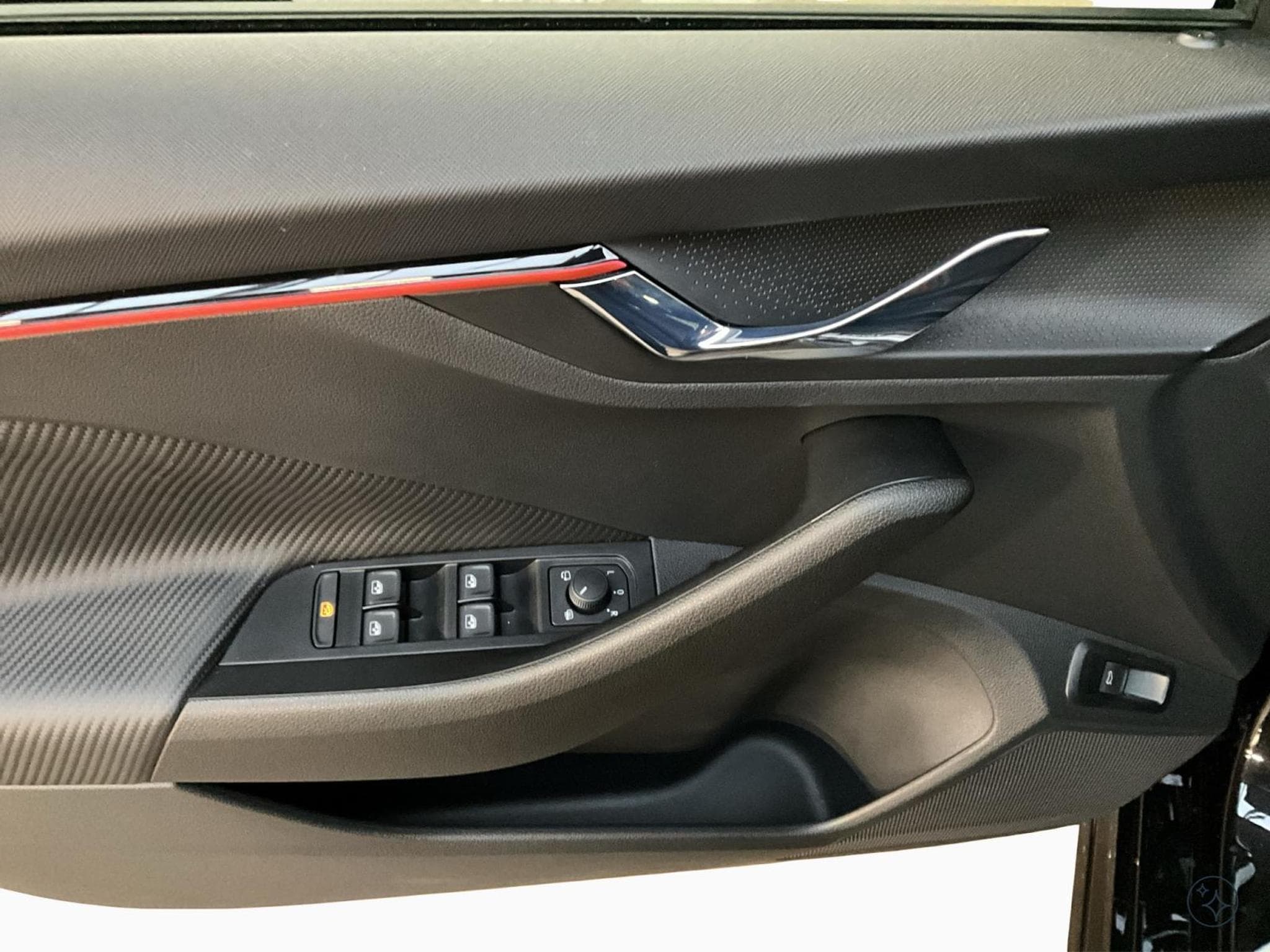 Skoda Kamiq Monte-Carlo+DSG+P.Ass.-Drive-Plus+Park&Go (2025) - Foto 10