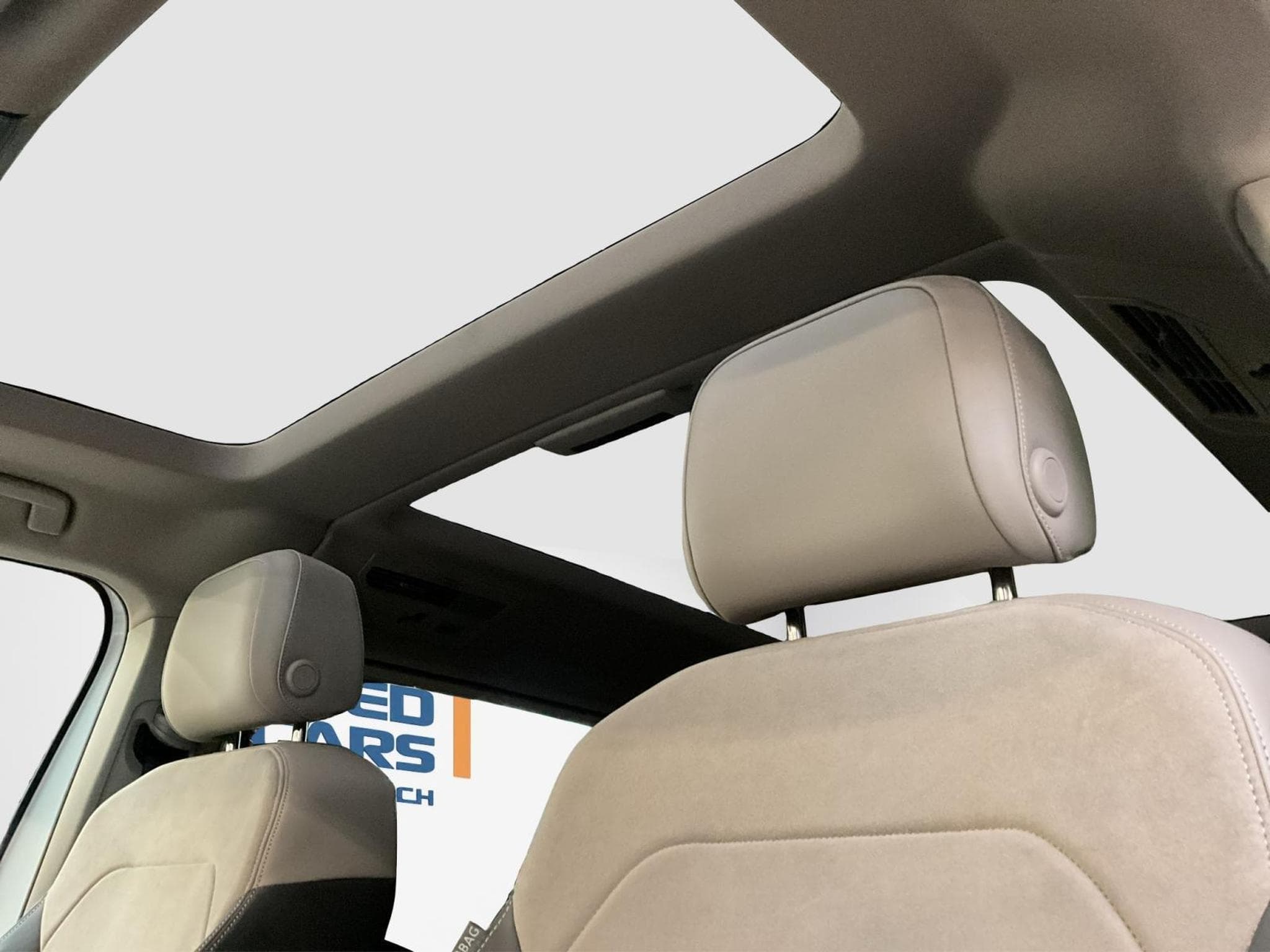 VW T7 Life+DSG+P:Stationnement+LM18+Pack-Top+7Sitze+Pack-Top (2025) - Foto 18