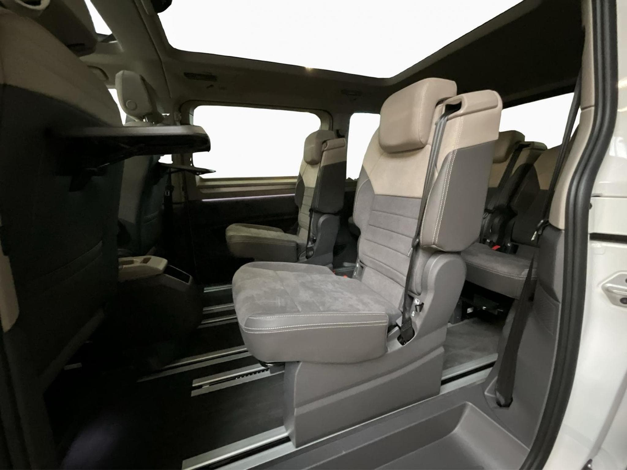 VW T7 Life+DSG+P:Stationnement+LM18+Pack-Top+7Sitze+Pack-Top (2025) - Foto 19