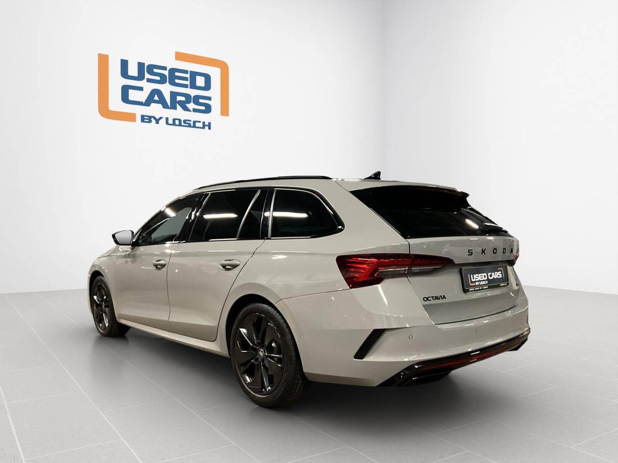 Skoda Octavia RS+DSG+LED+Navi+RearView+AHK (2025) - Foto 5