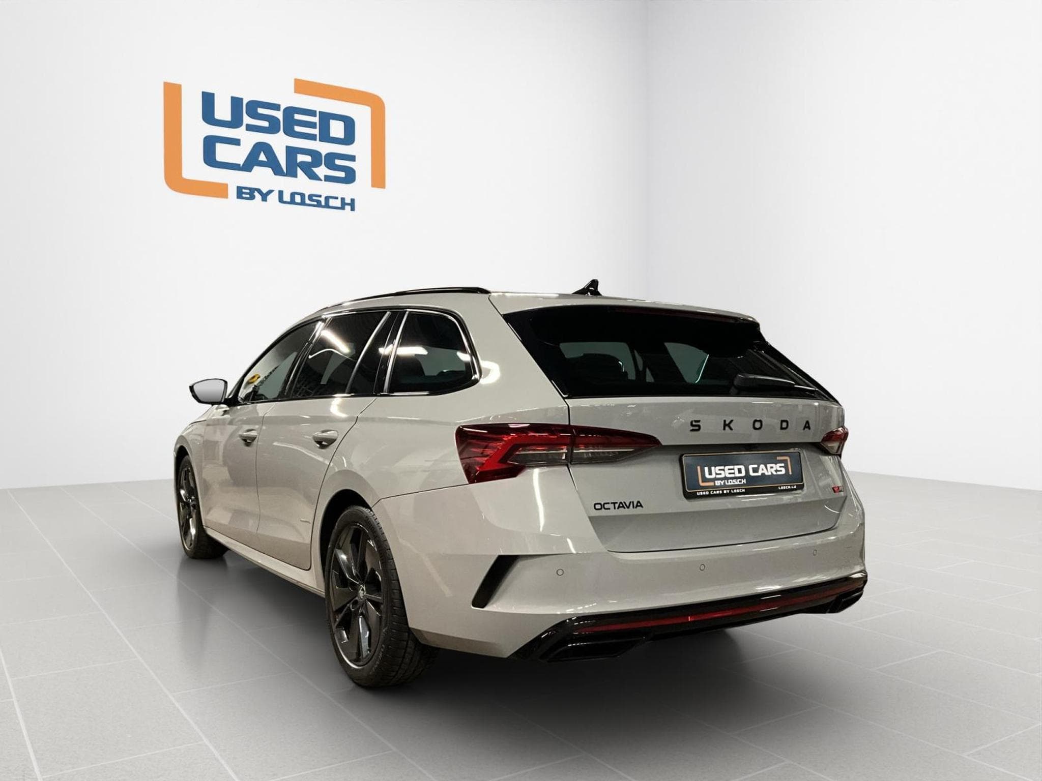 Skoda Octavia RS+DSG+LED+Navi+RearView+AHK (2025) - Foto 6