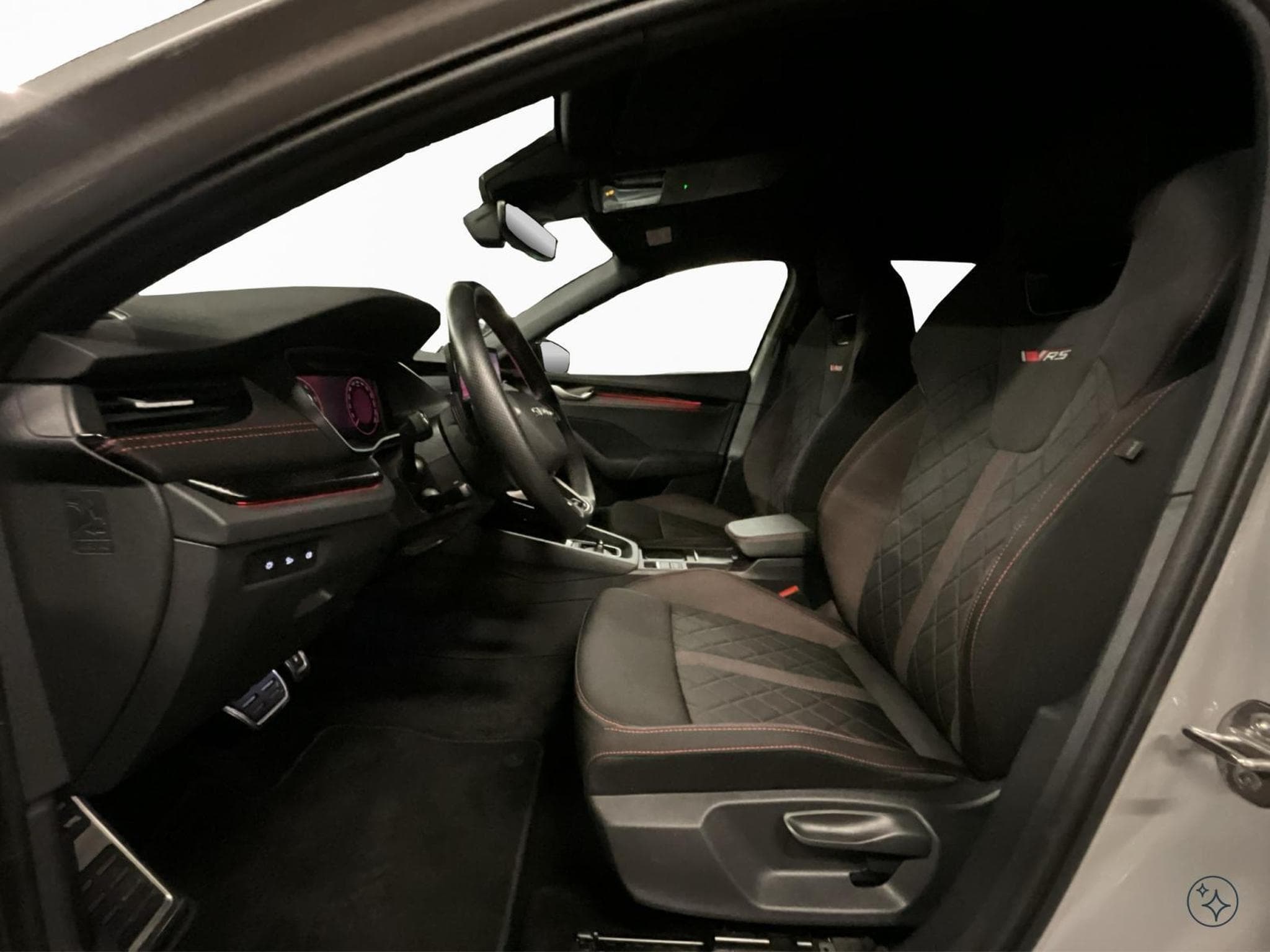 Skoda Octavia RS+DSG+LED+Navi+RearView+AHK (2025) - Foto 11