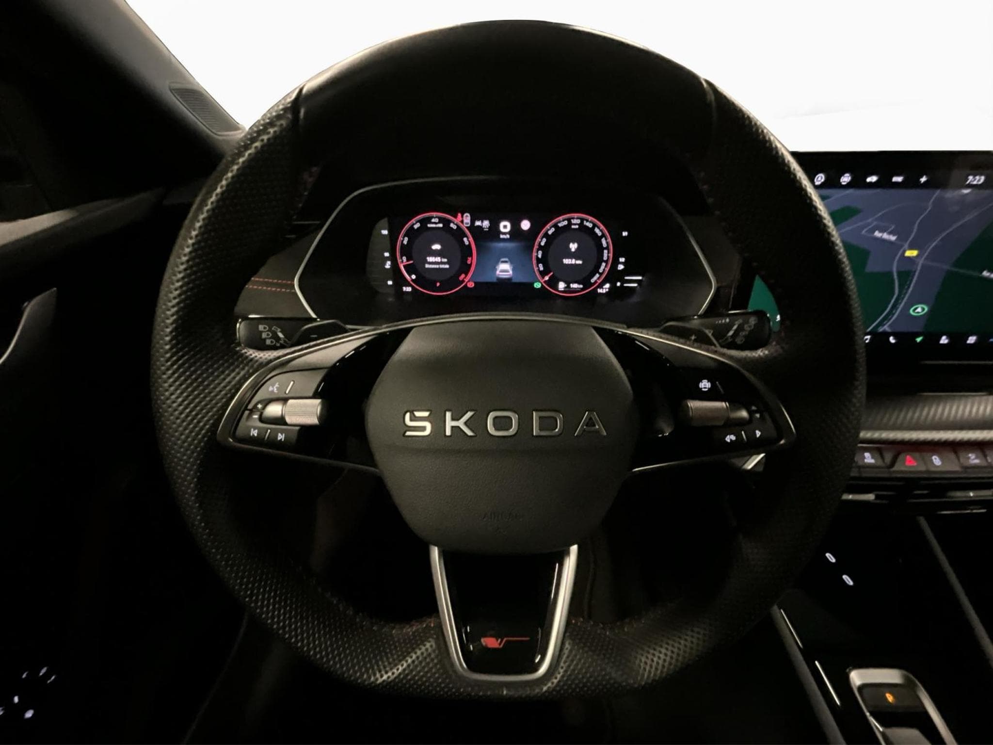 Skoda Octavia RS+DSG+LED+Navi+RearView+AHK (2025) - Foto 12