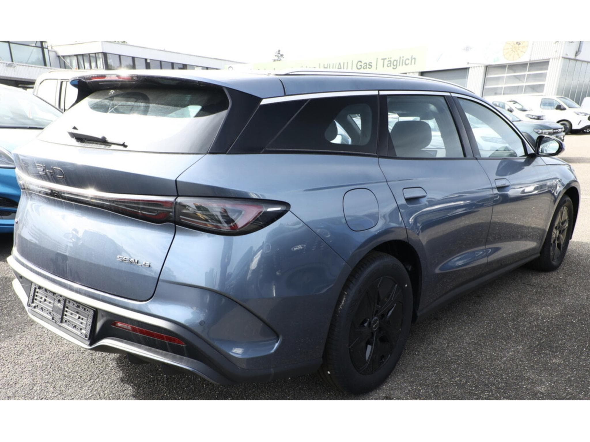 BYD Seal 6 Seal 6 Touring DM-i Boost PHEv (2025) - Photo 2