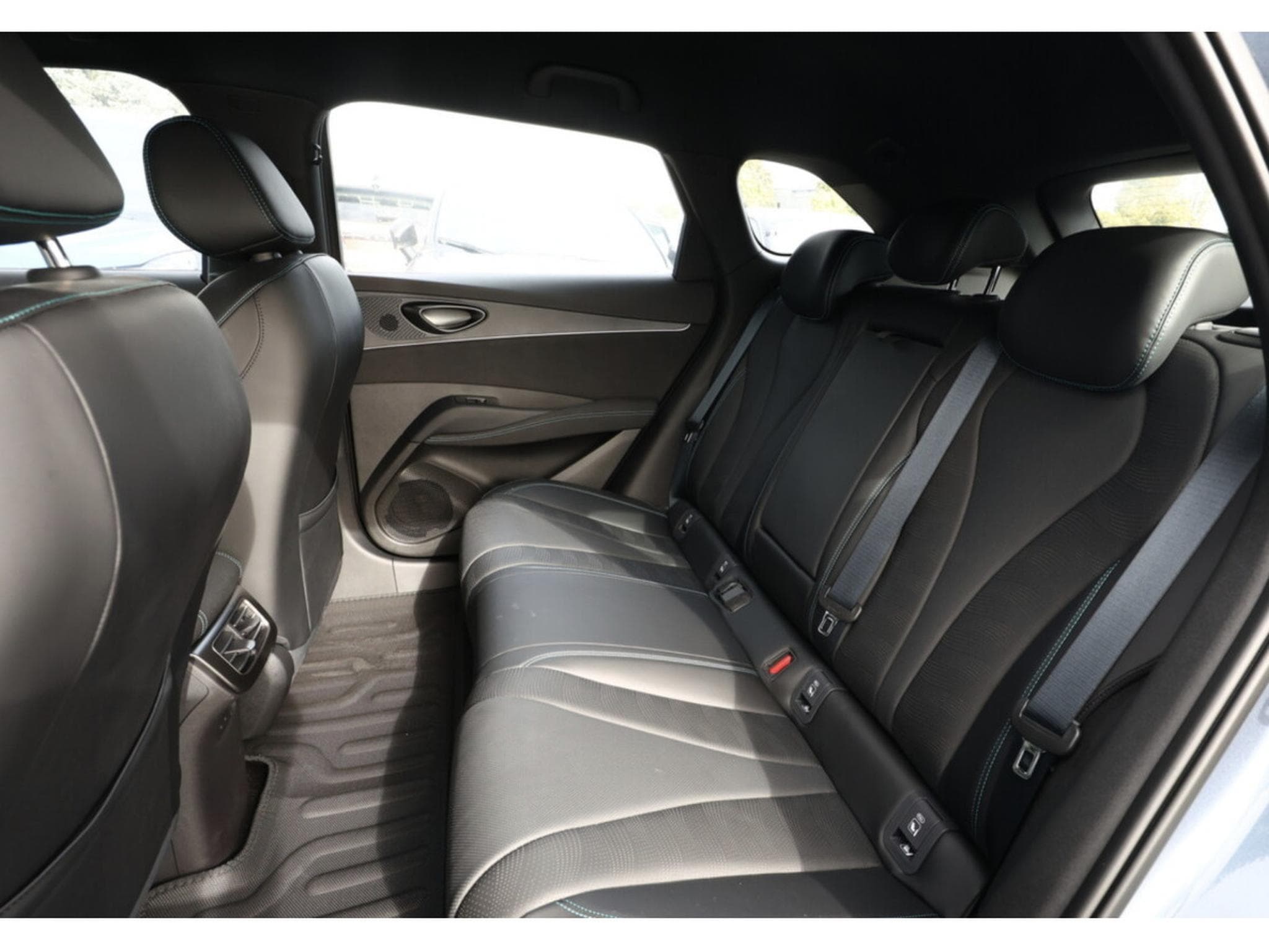 BYD Seal 6 Seal 6 Touring DM-i Boost PHEv (2025) - Photo 8