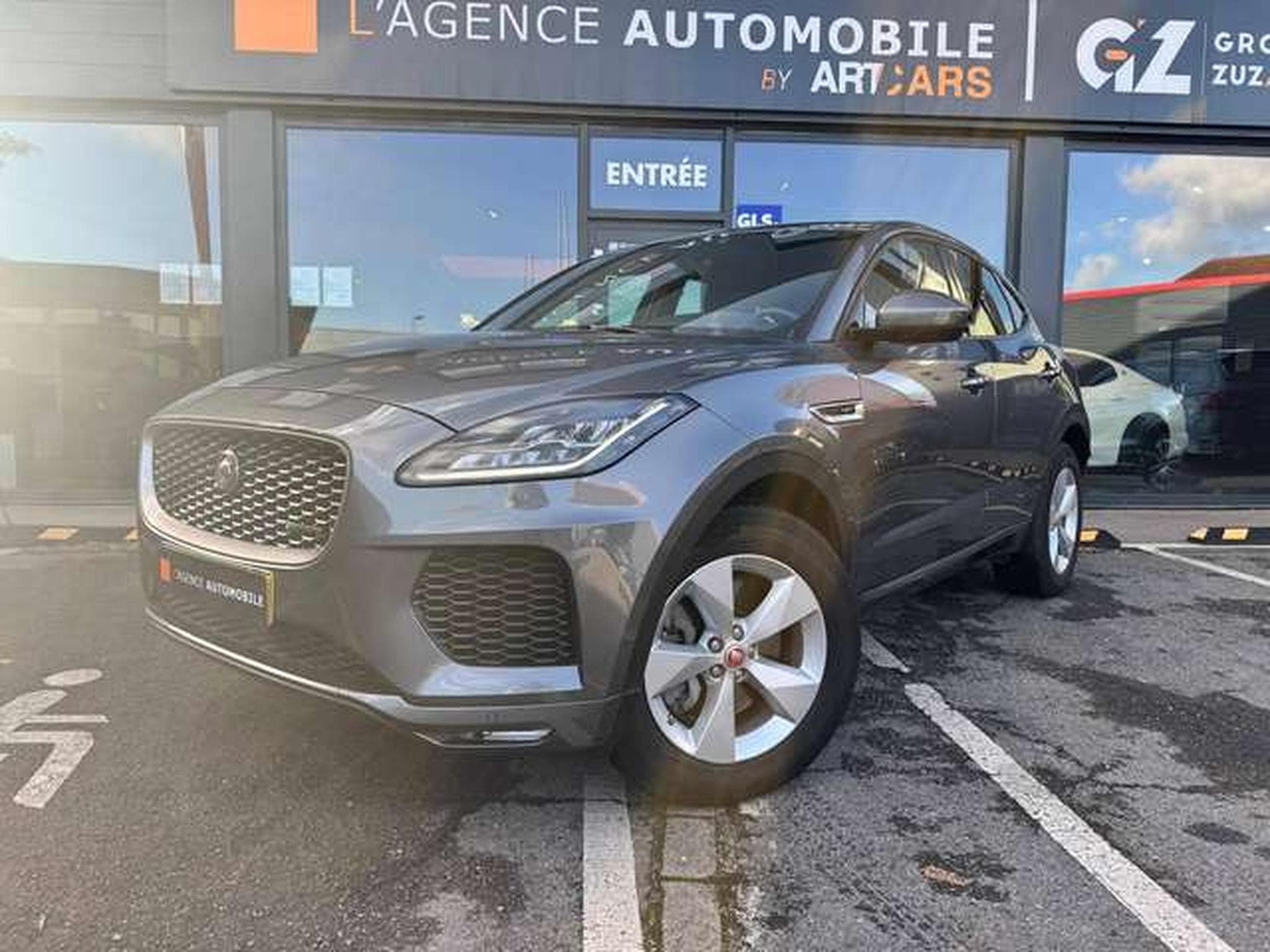 Jaguar E-Pace E-Pace P200 AWD Aut. R-Dynamic S / 1er owner / jusqu'à 36 mo (2020) - Foto 2