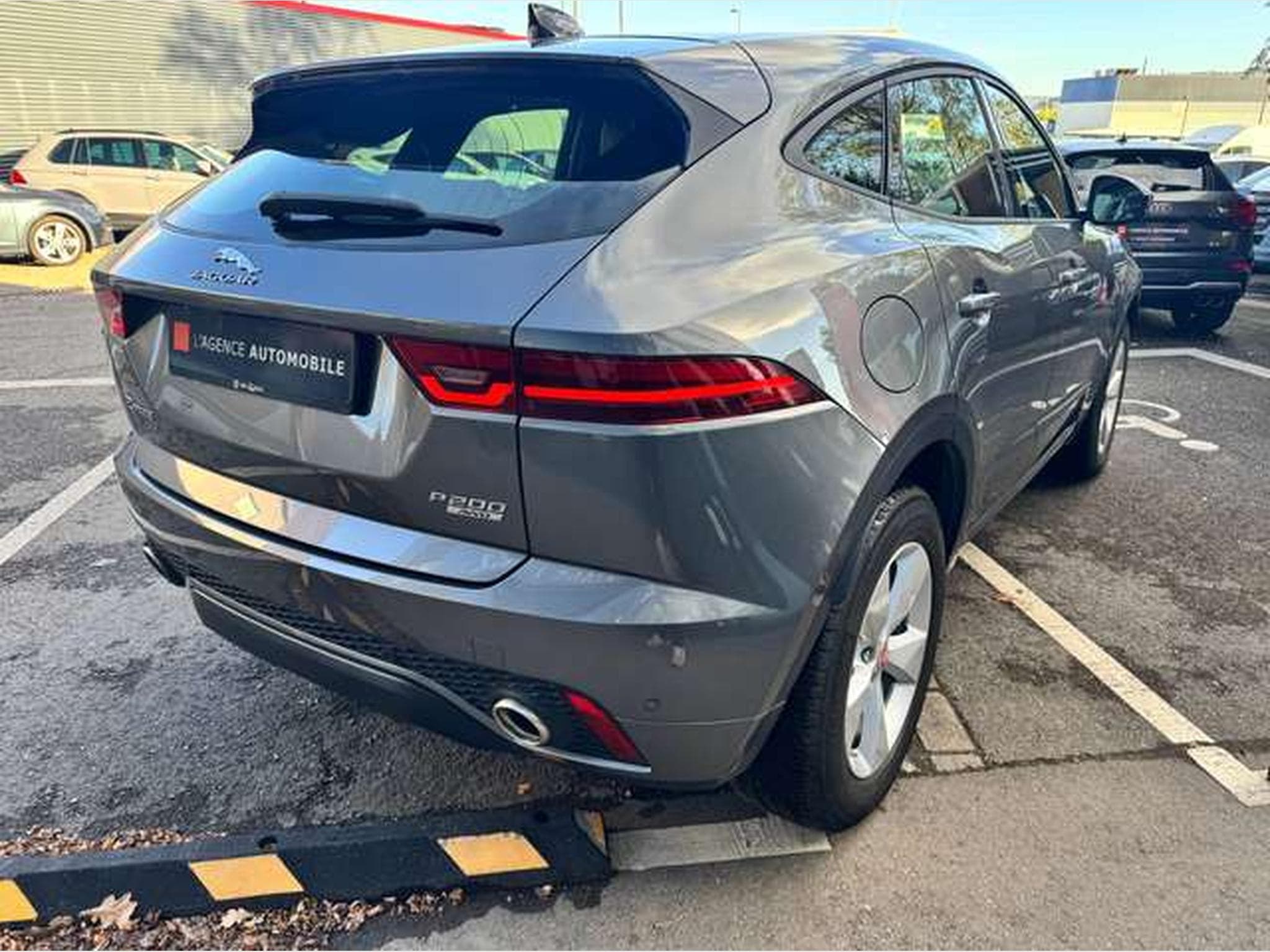 Jaguar E-Pace E-Pace P200 AWD Aut. R-Dynamic S / 1er owner / jusqu'à 36 mo (2020) - Foto 5