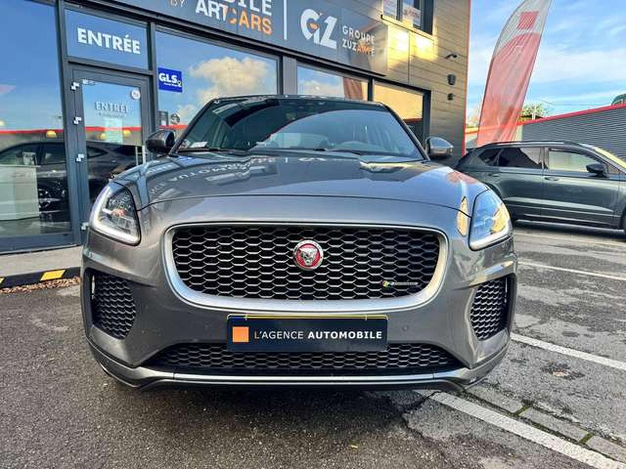 Jaguar E-Pace E-Pace P200 AWD Aut. R-Dynamic S / 1er owner / jusqu'à 36 mo (2020) - Foto 3