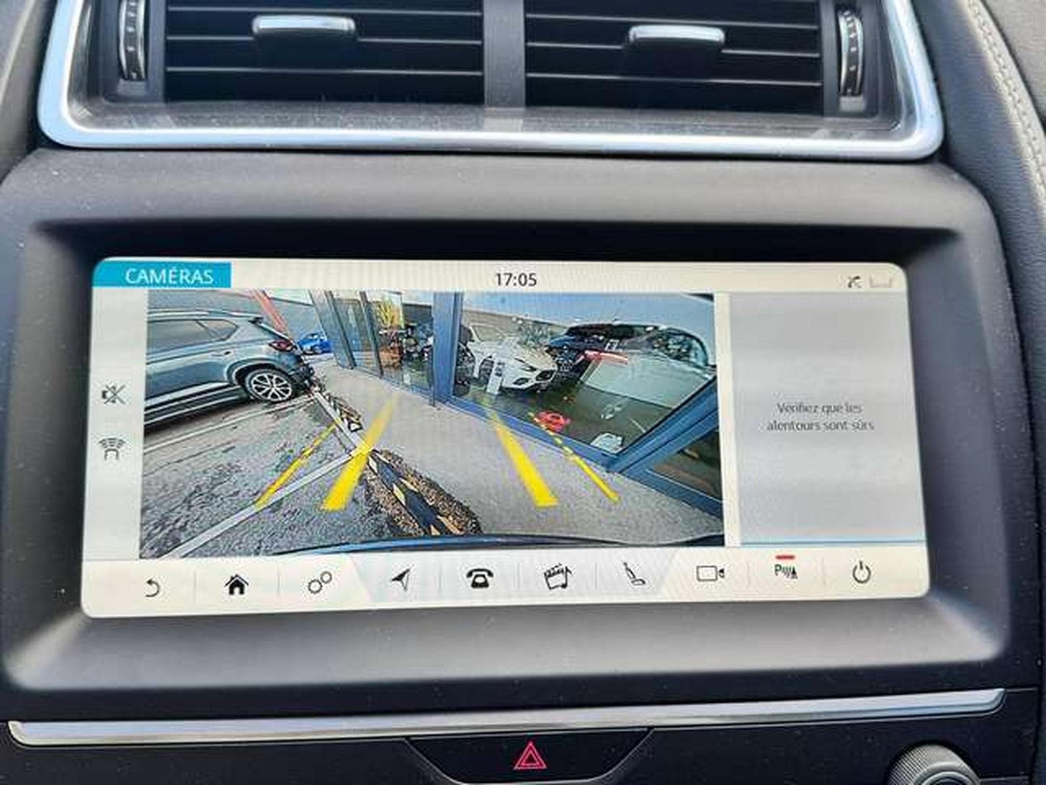 Jaguar E-Pace E-Pace P200 AWD Aut. R-Dynamic S / 1er owner / jusqu'à 36 mo (2020) - Foto 15